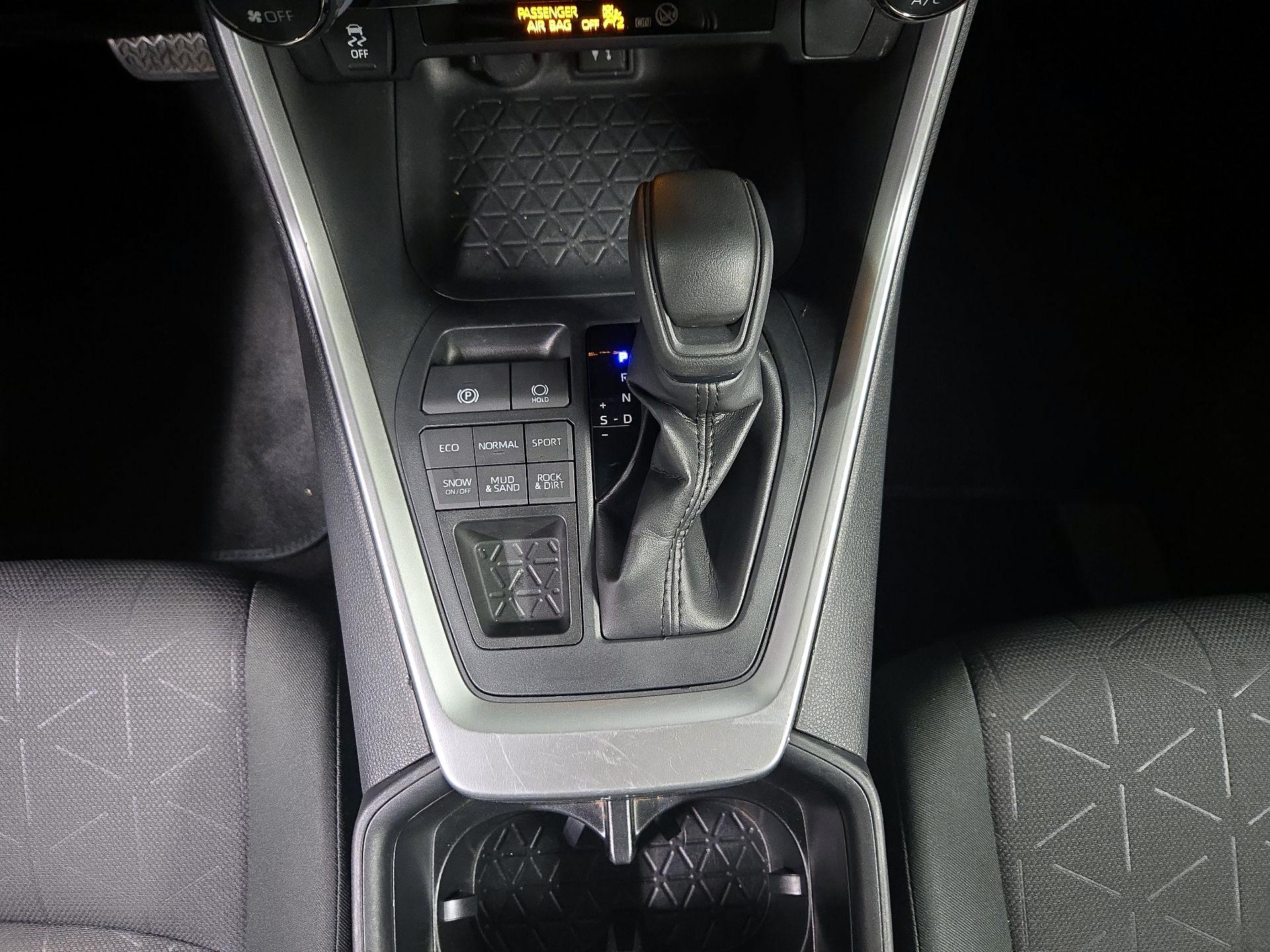 Thumbnail: 2019 Toyota RAV4 - 17