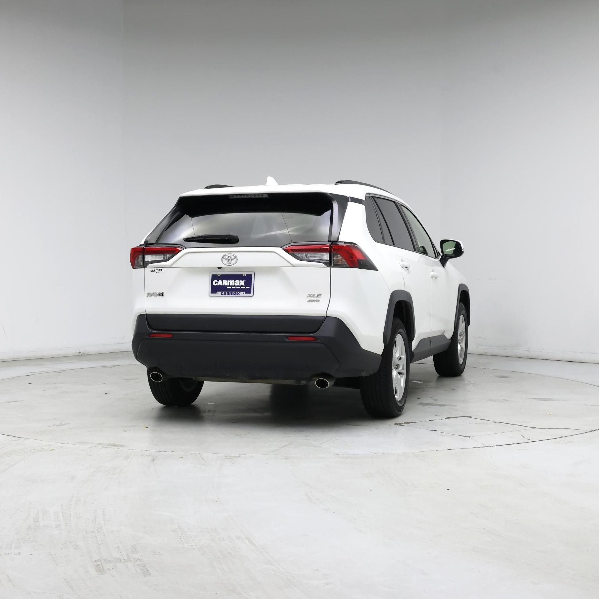Thumbnail: 2019 Toyota RAV4 - 8