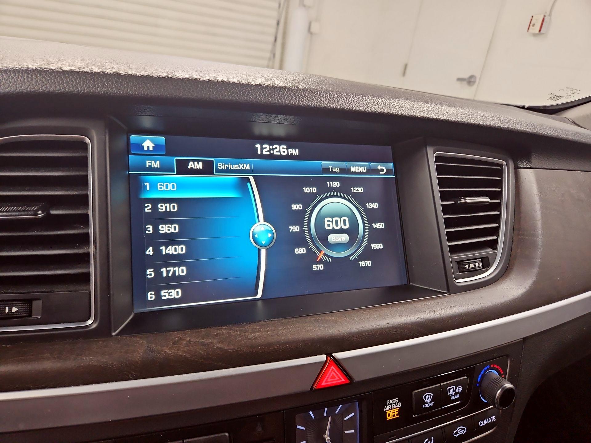 Thumbnail: 2015 Hyundai Genesis - 16
