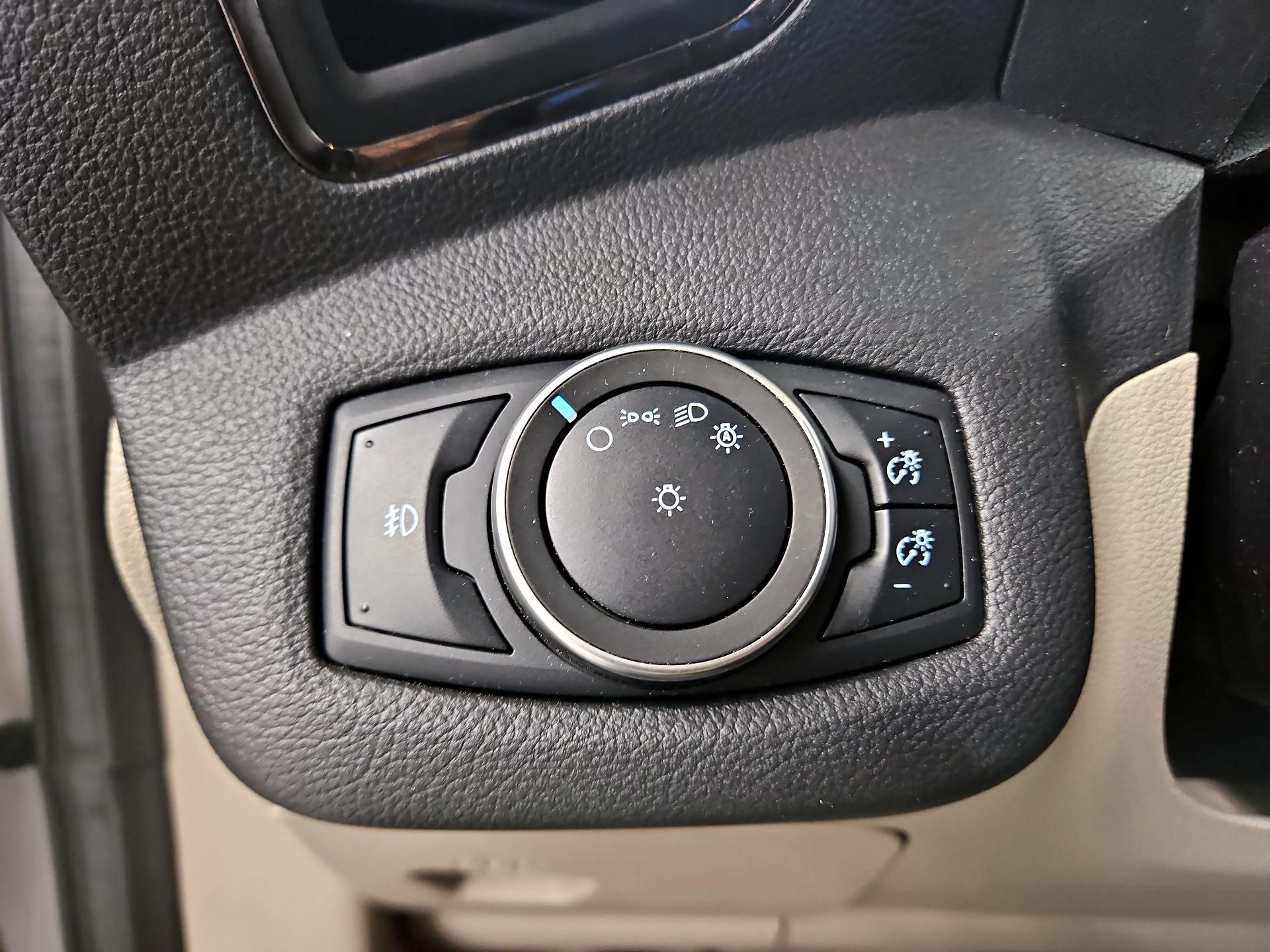 Thumbnail: 2015 Ford Escape - 13