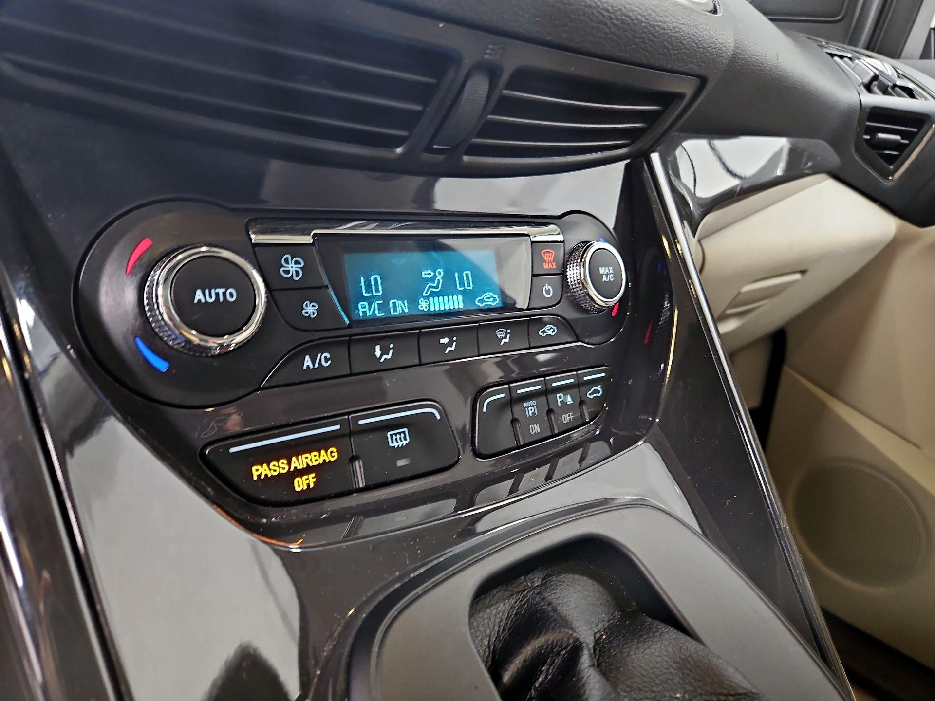 Thumbnail: 2015 Ford Escape - 17