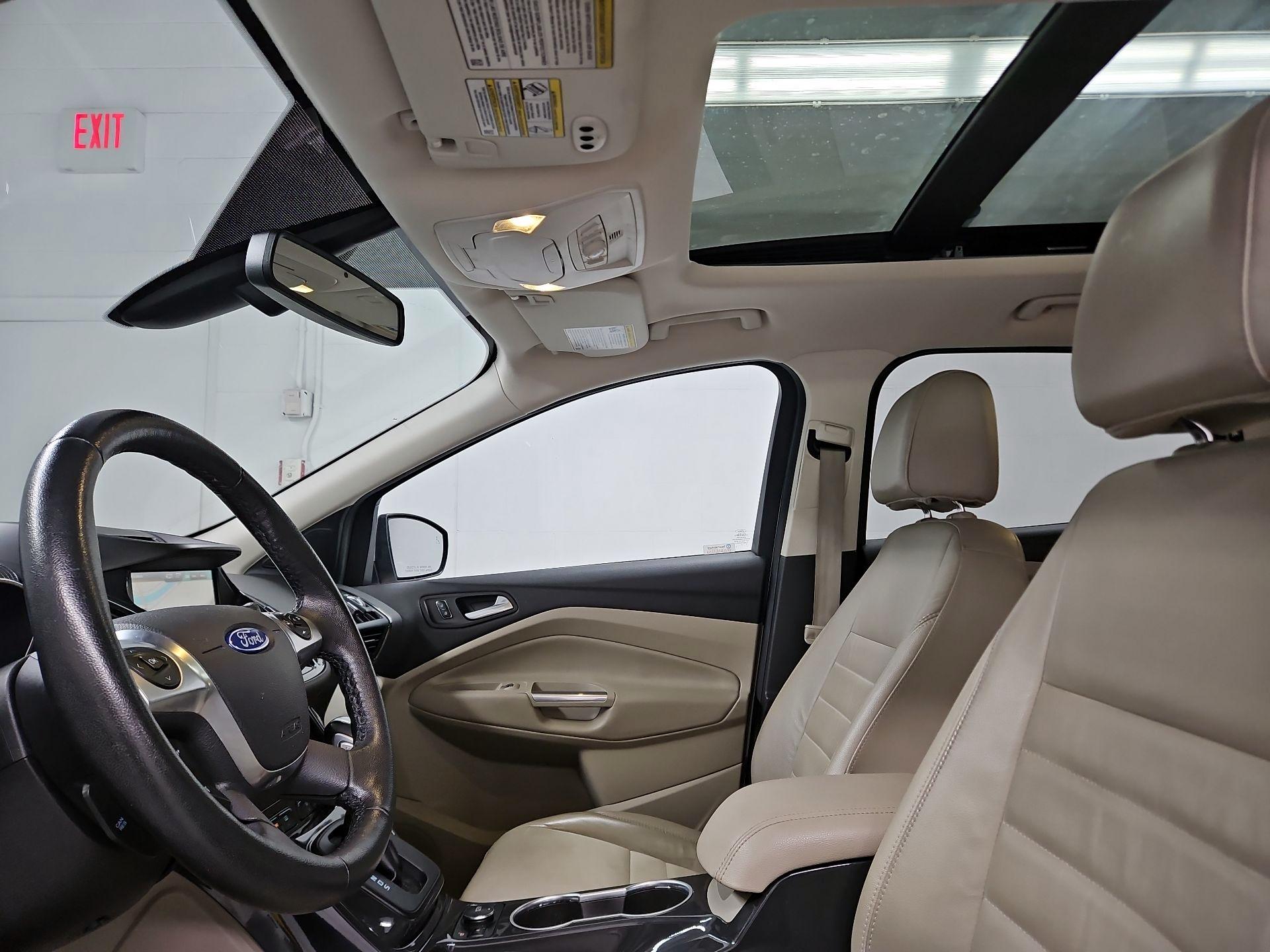 Thumbnail: 2015 Ford Escape - 20