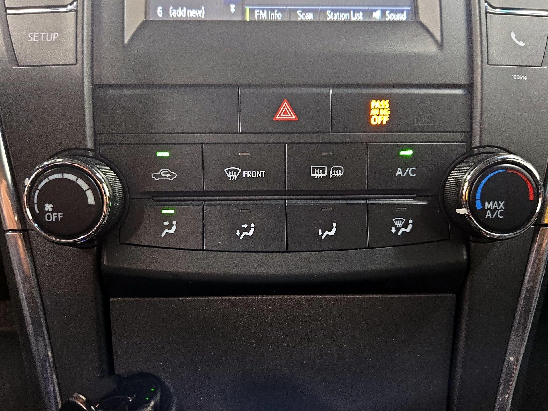 Thumbnail: 2017 Toyota Camry - 16