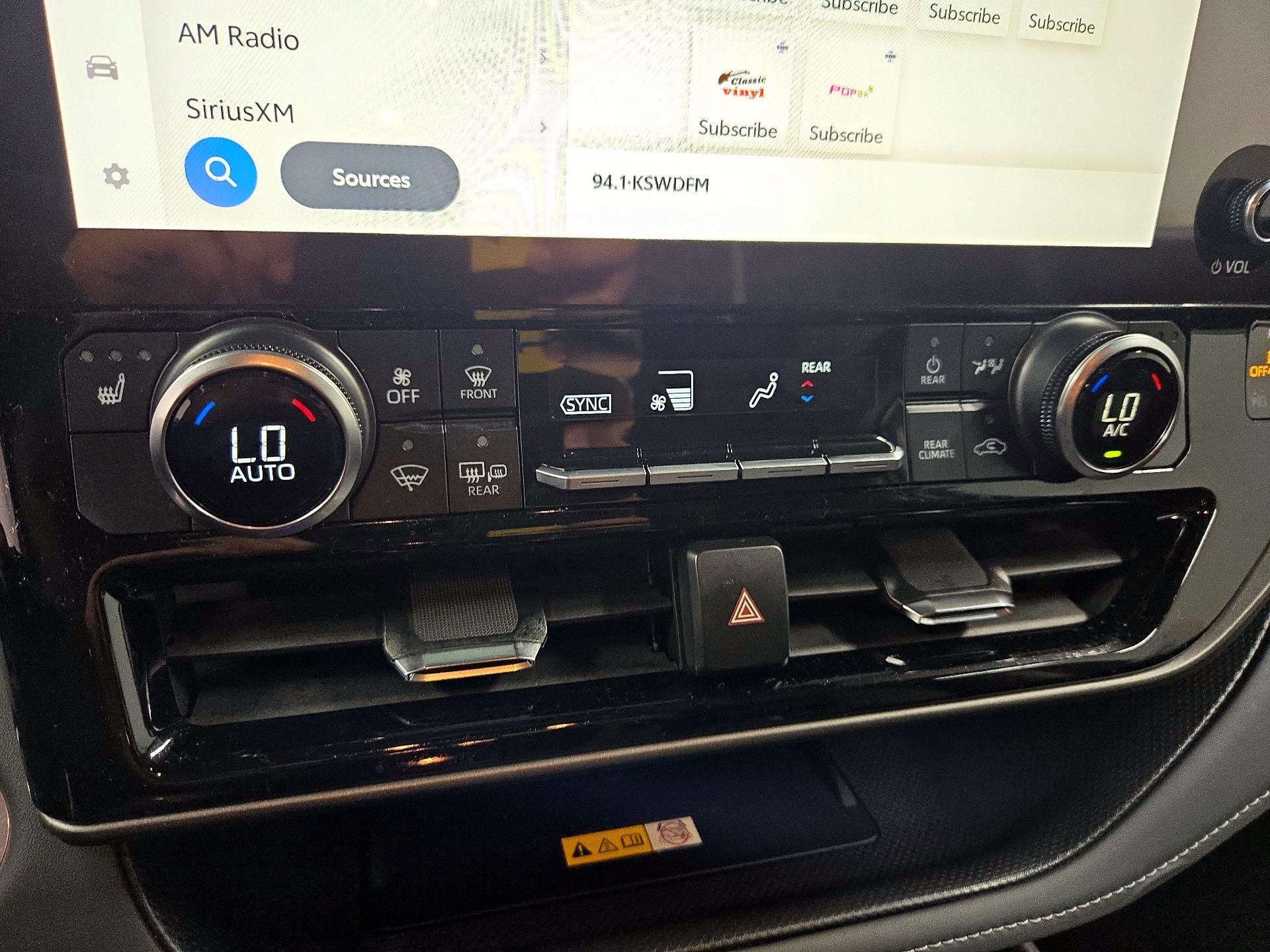 Thumbnail: 2024 Toyota Highlander - 16