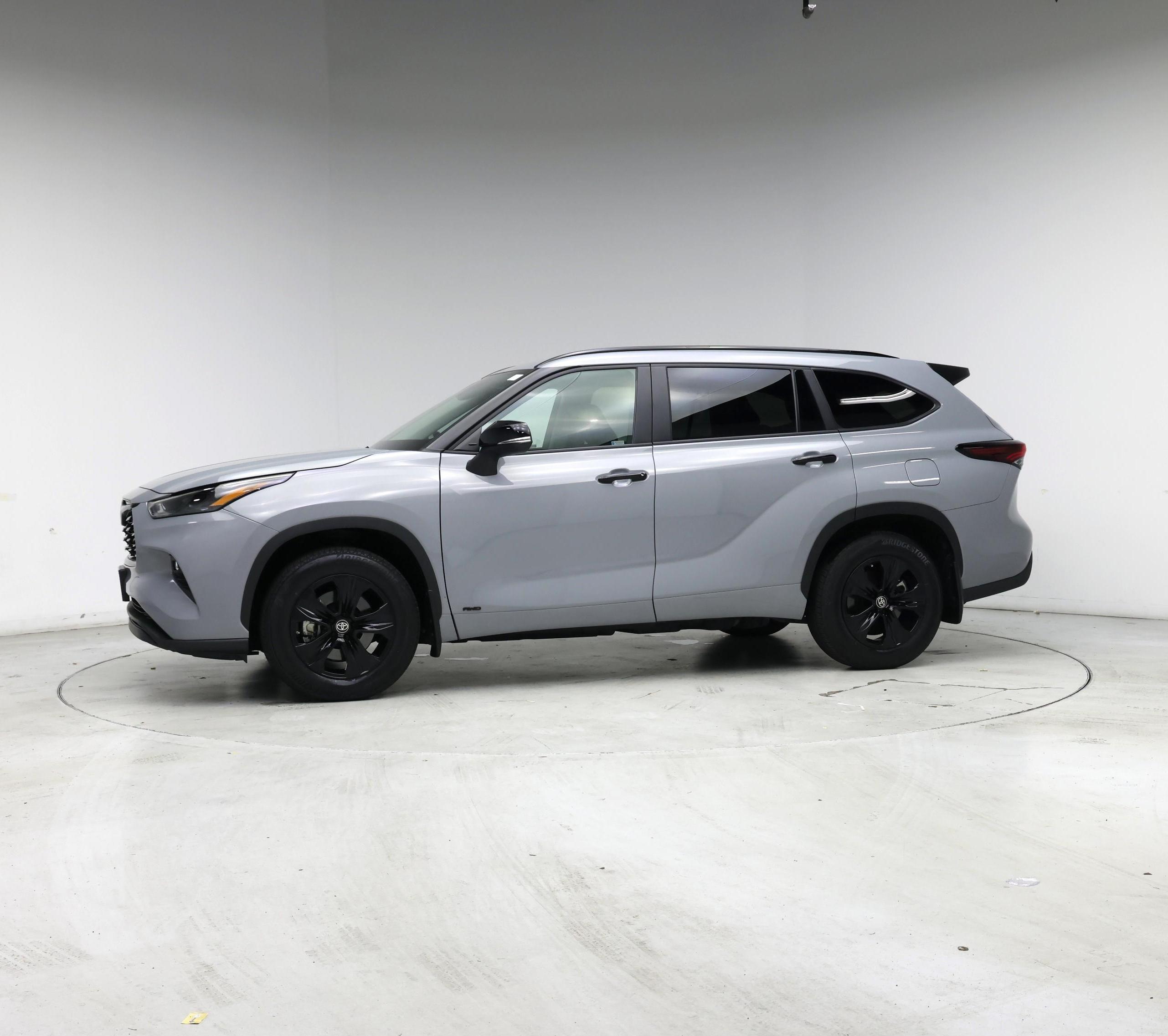 Thumbnail: 2024 Toyota Highlander - 3