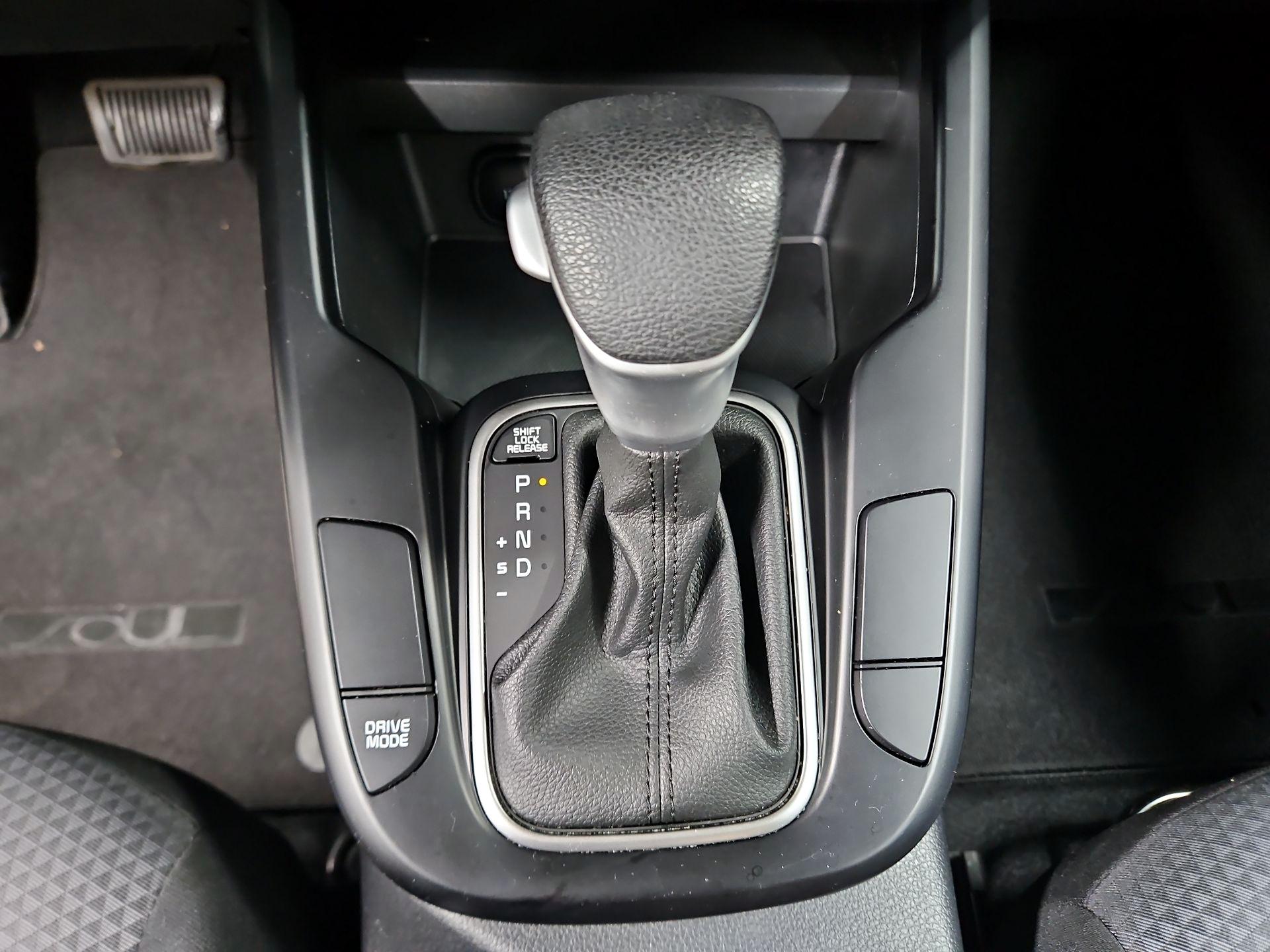 Thumbnail: 2023 Kia Soul - 17