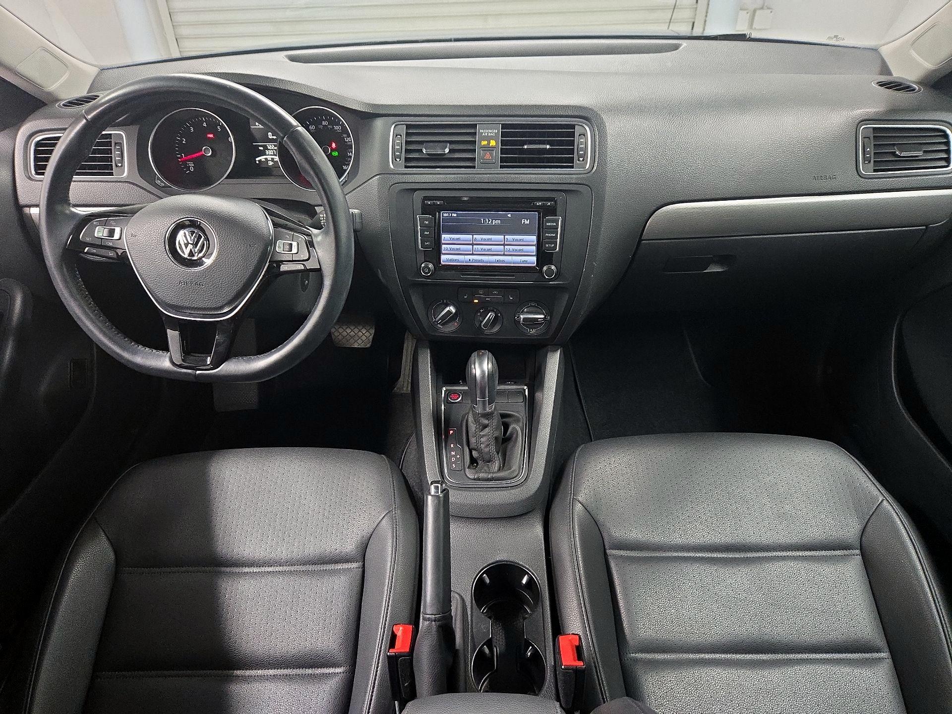 Thumbnail: 2015 Volkswagen Jetta - 9