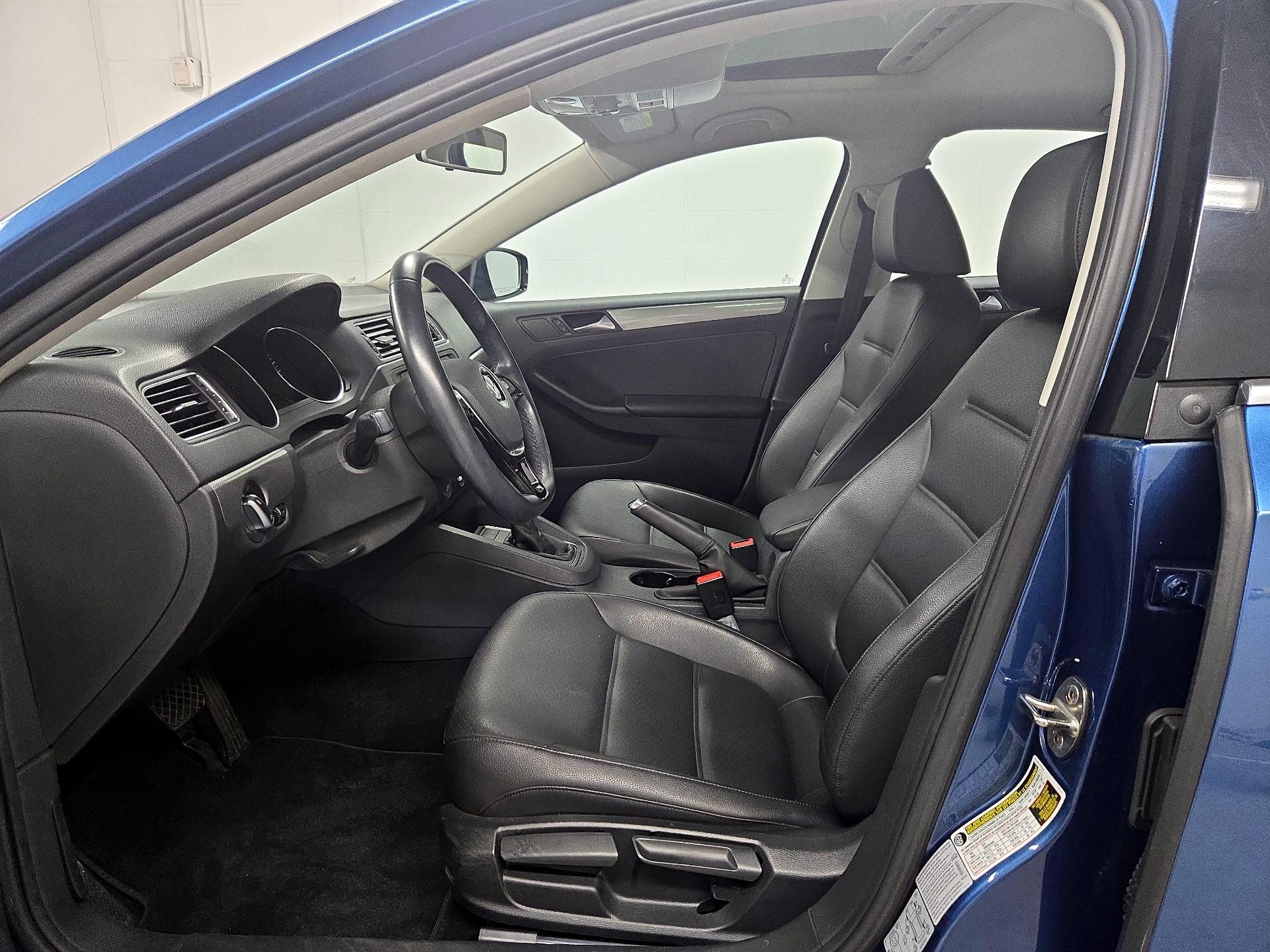 Thumbnail: 2015 Volkswagen Jetta - 11
