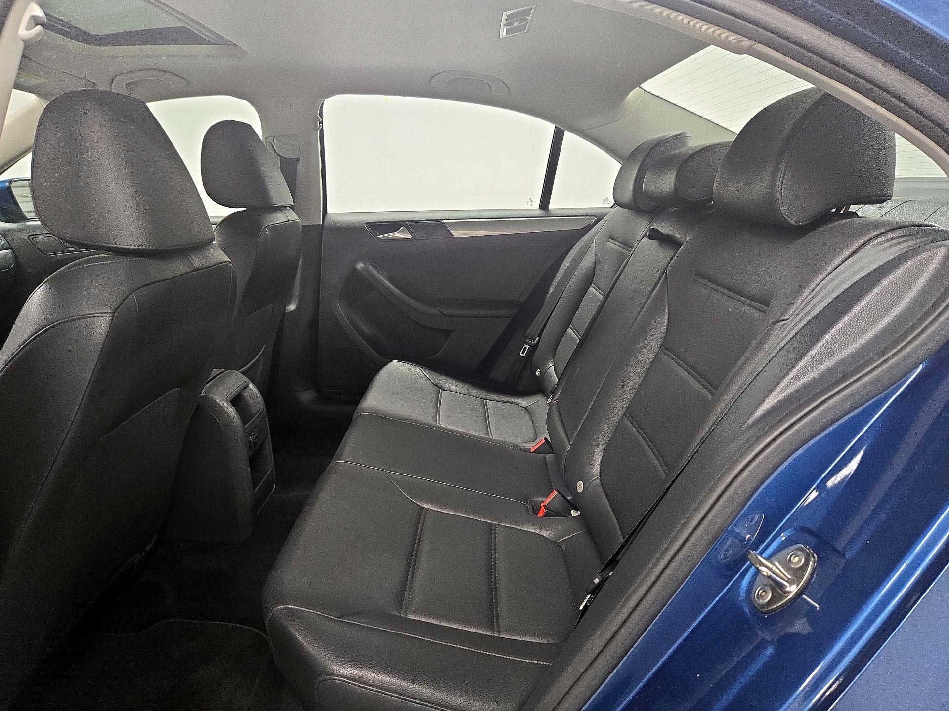 Thumbnail: 2015 Volkswagen Jetta - 20