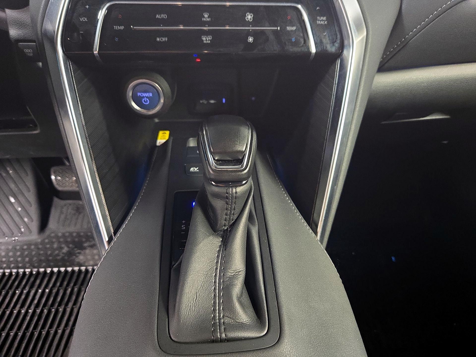 Thumbnail: 2021 Toyota Venza - 18