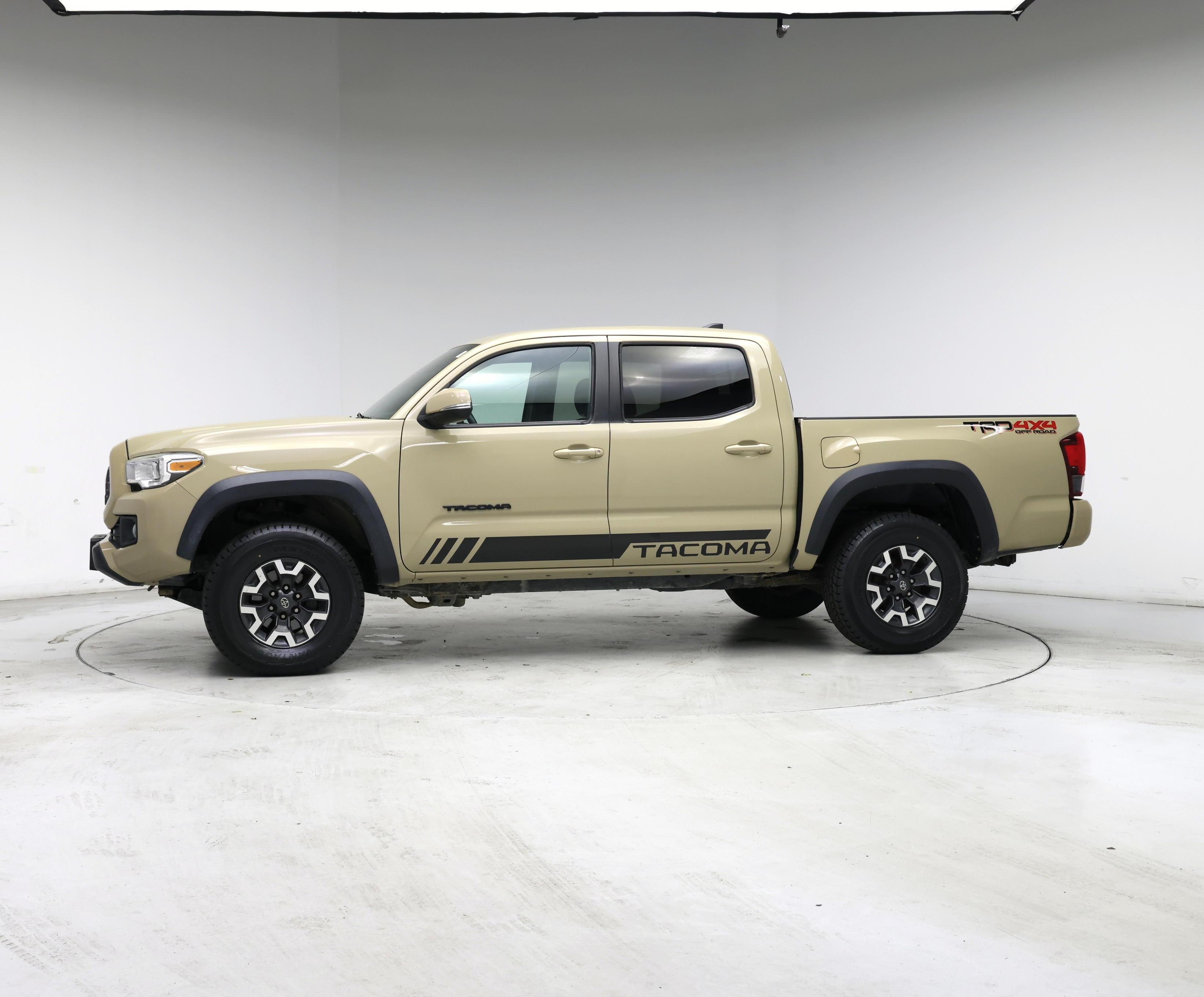 Thumbnail: 2018 Toyota Tacoma - 3