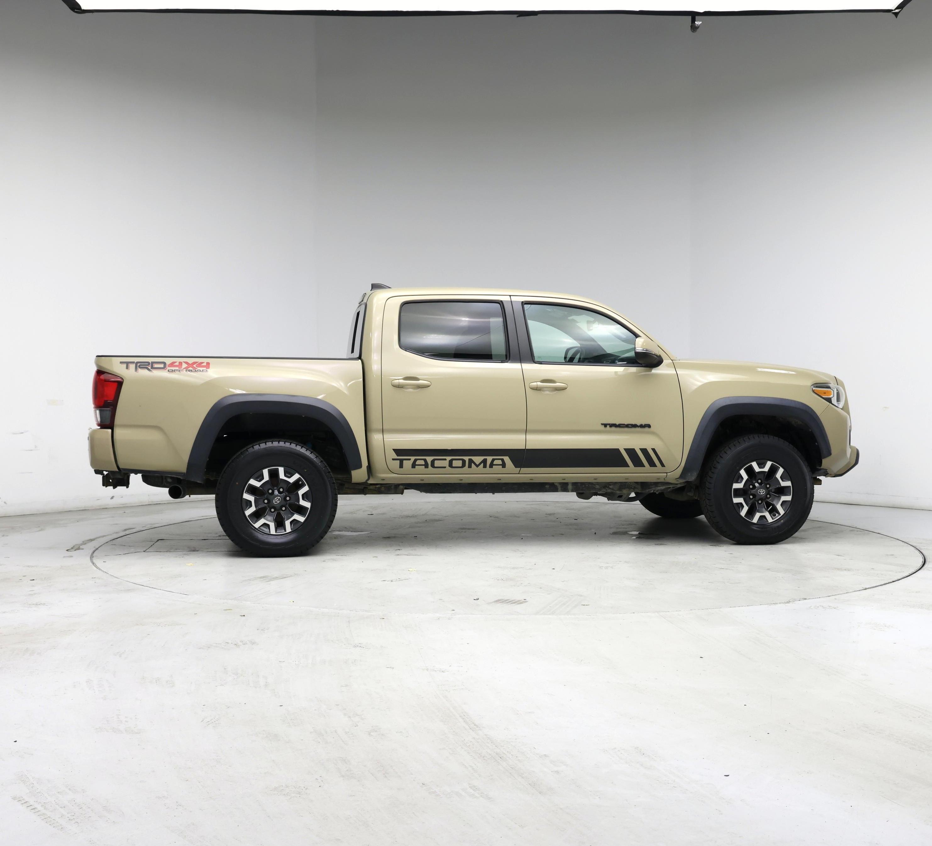 Thumbnail: 2018 Toyota Tacoma - 7