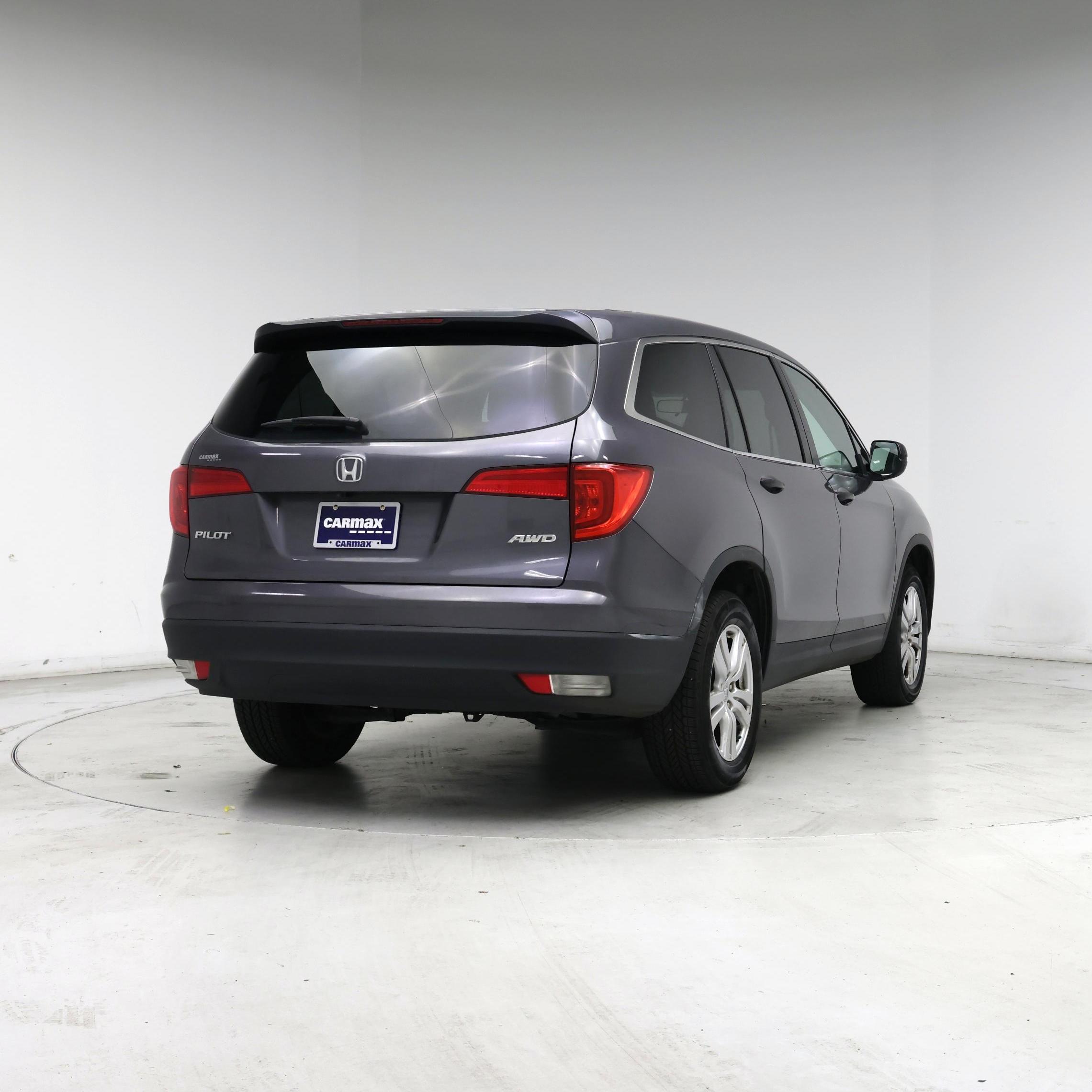 Thumbnail: 2018 Honda Pilot - 8