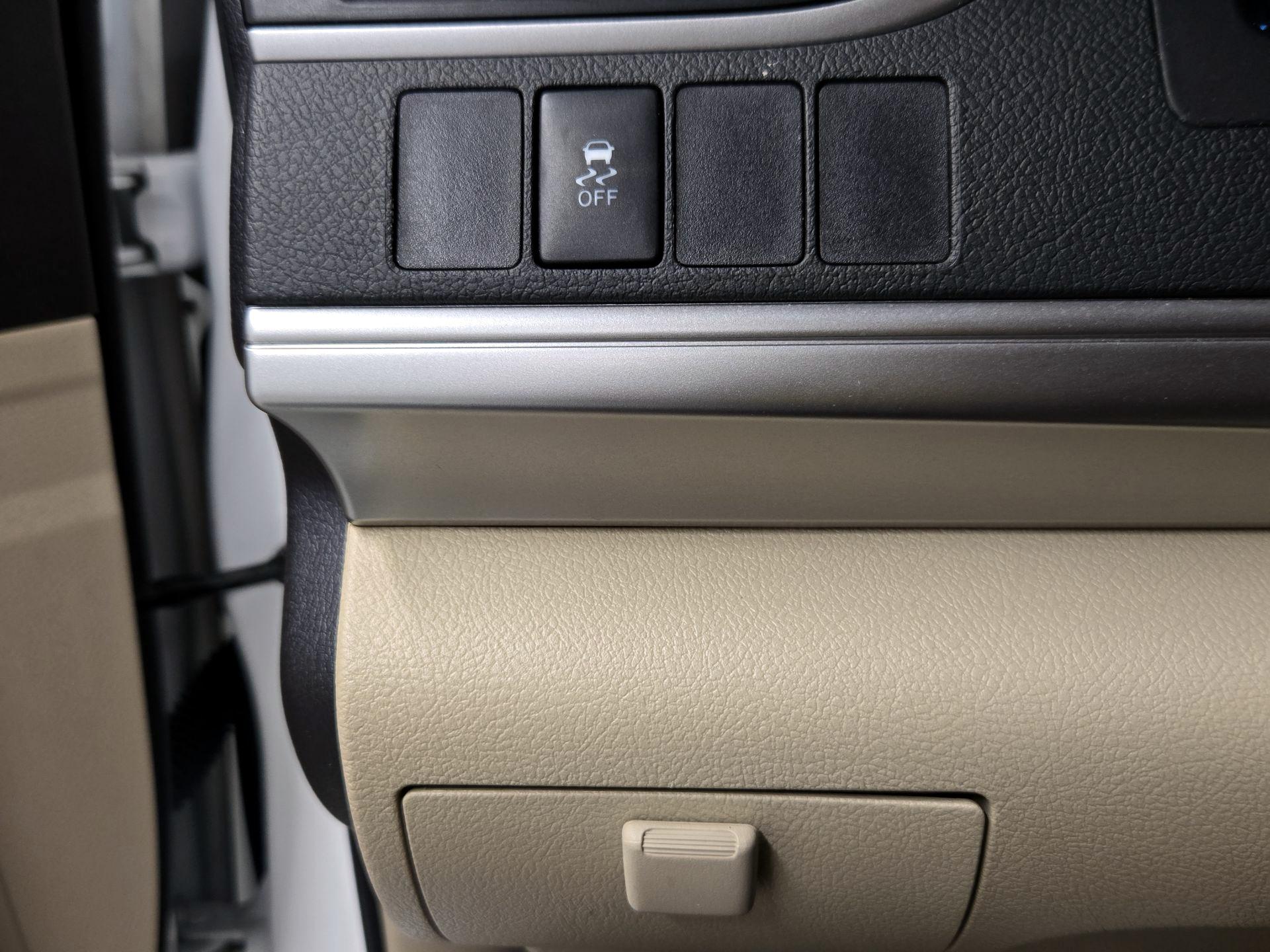 Thumbnail: 2014 Toyota Camry - 13