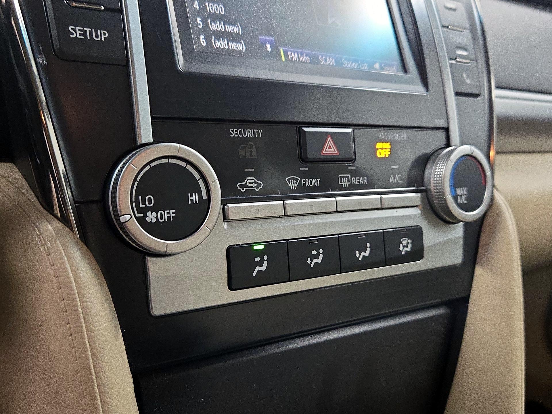 Thumbnail: 2014 Toyota Camry - 16