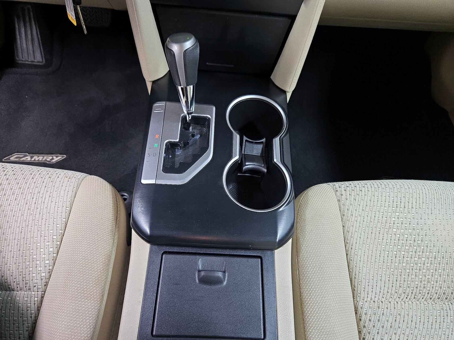 Thumbnail: 2014 Toyota Camry - 17