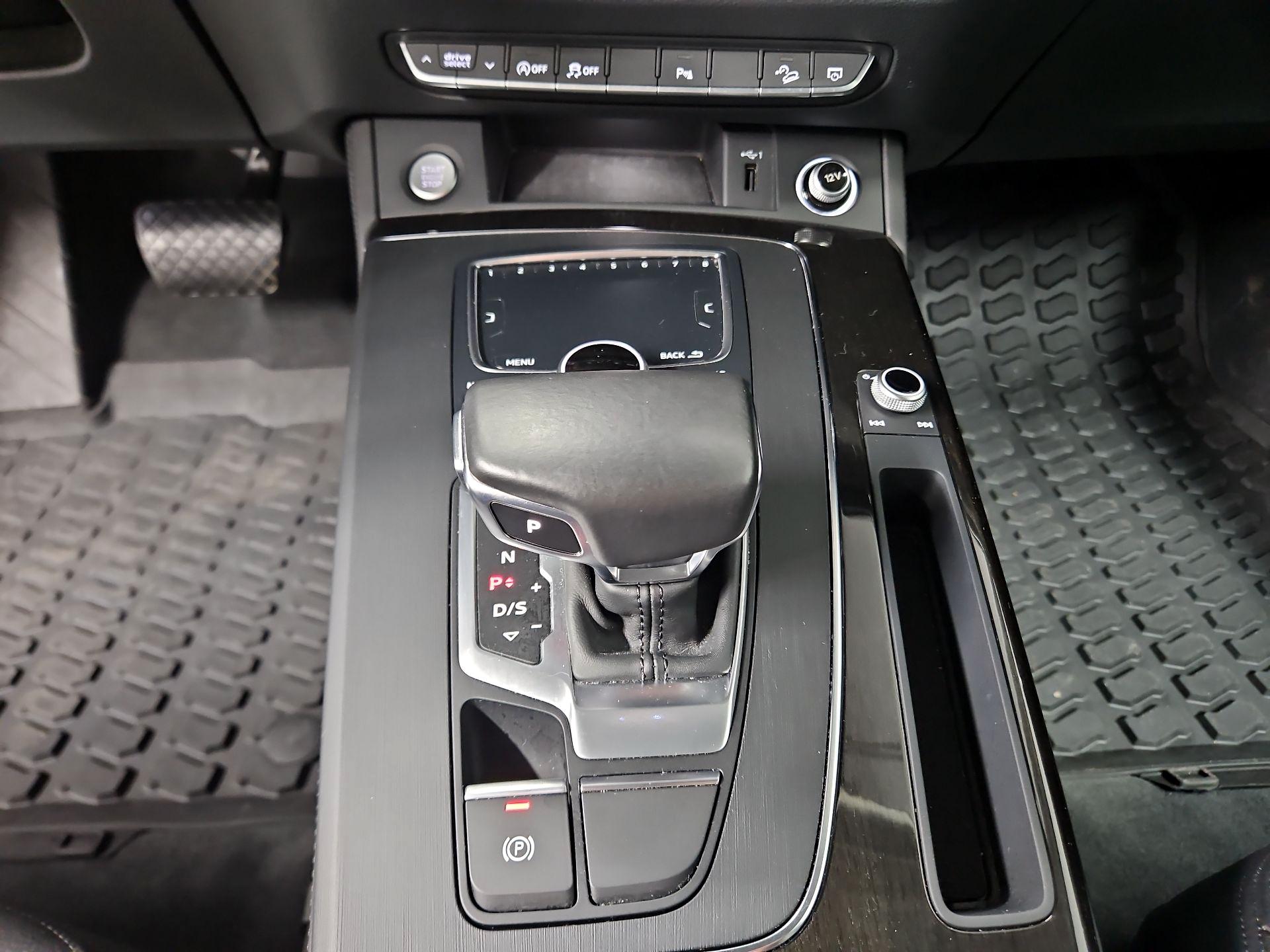 Thumbnail: 2020 Audi Q5 - 18