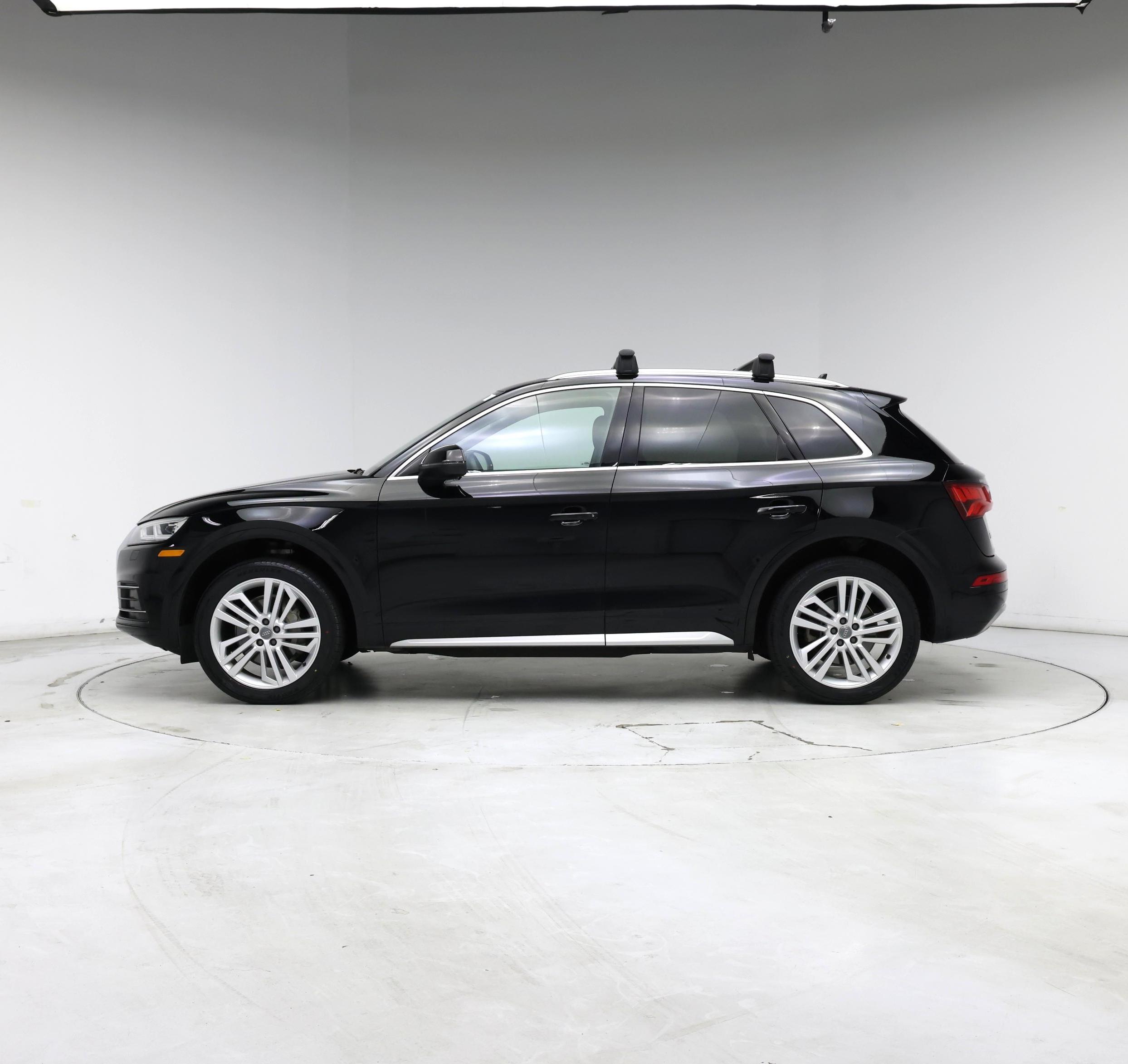 Thumbnail: 2020 Audi Q5 - 3