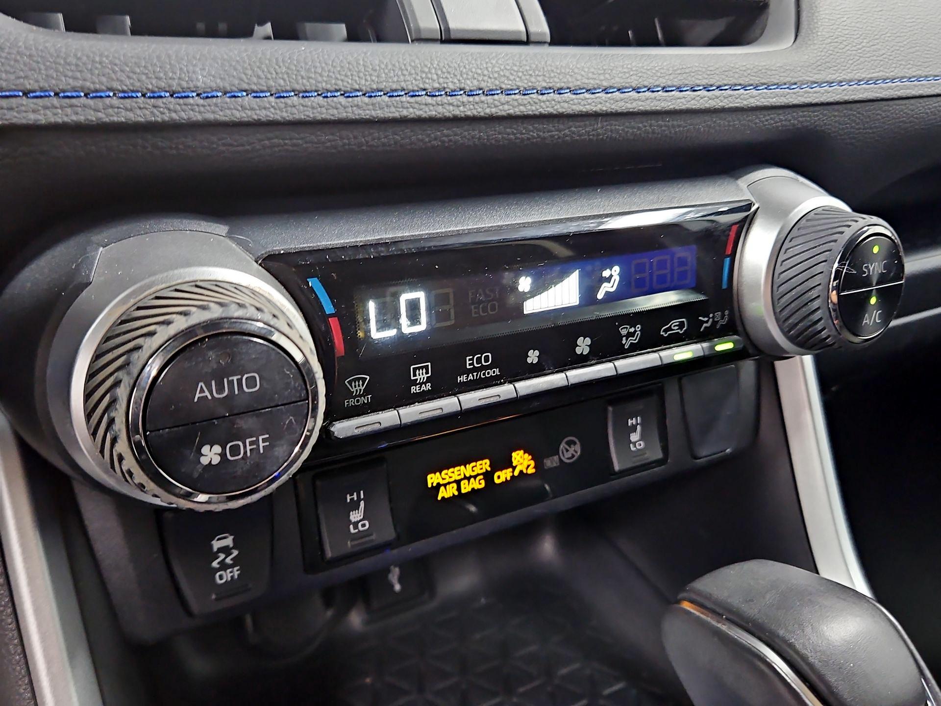 Thumbnail: 2022 Toyota RAV4 - 16