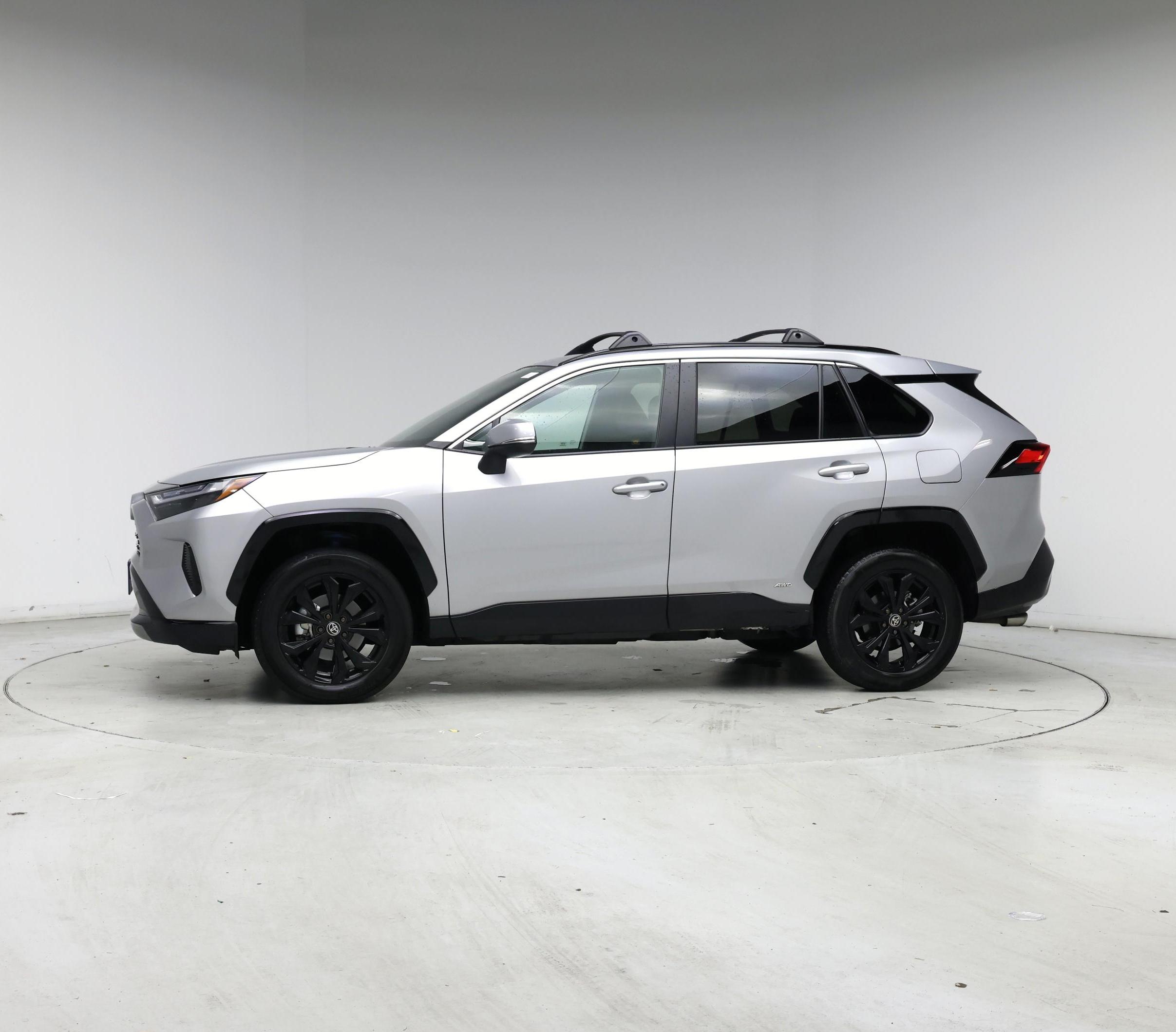 Thumbnail: 2022 Toyota RAV4 - 3