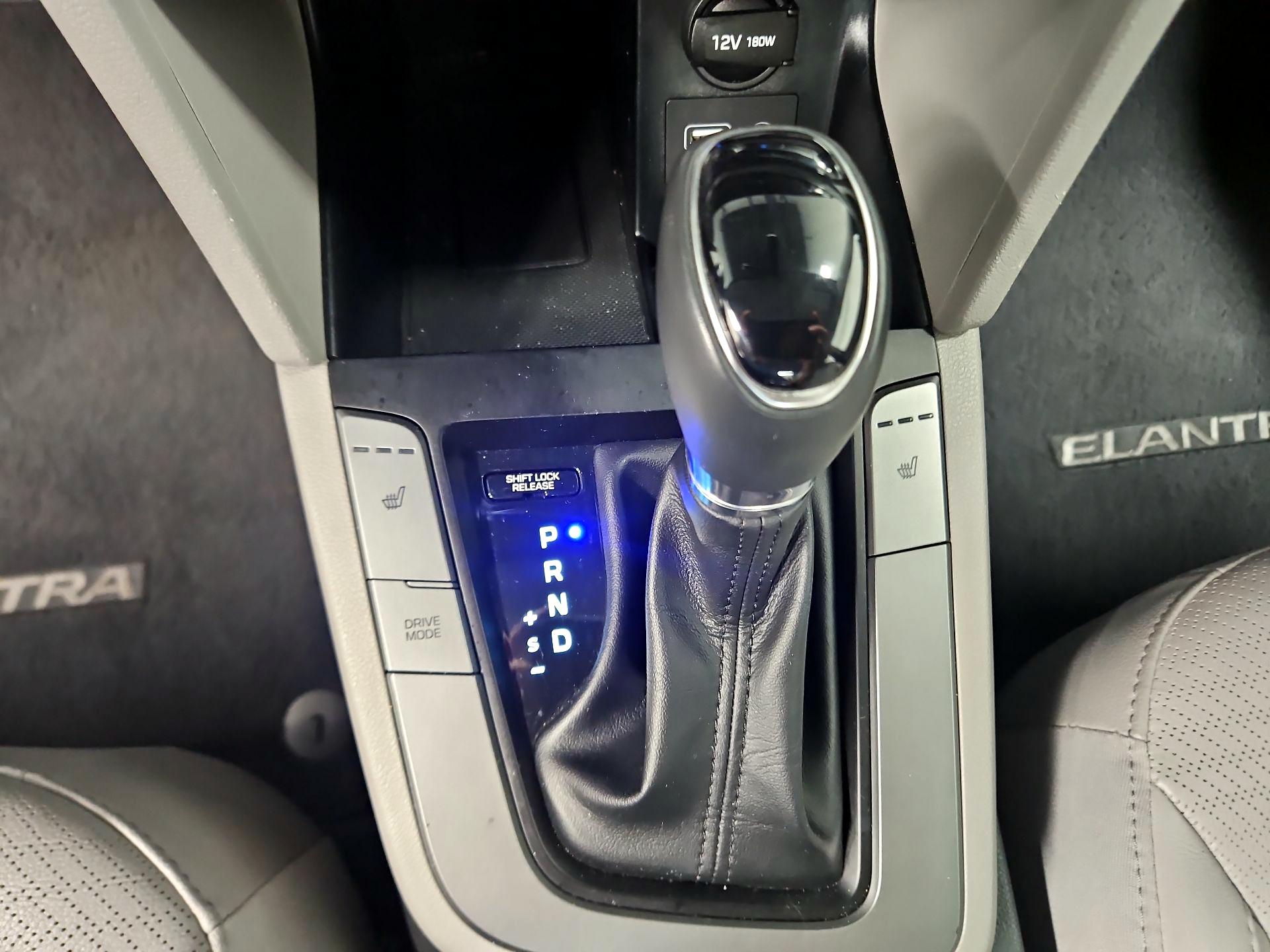 Thumbnail: 2020 Hyundai Elantra - 17