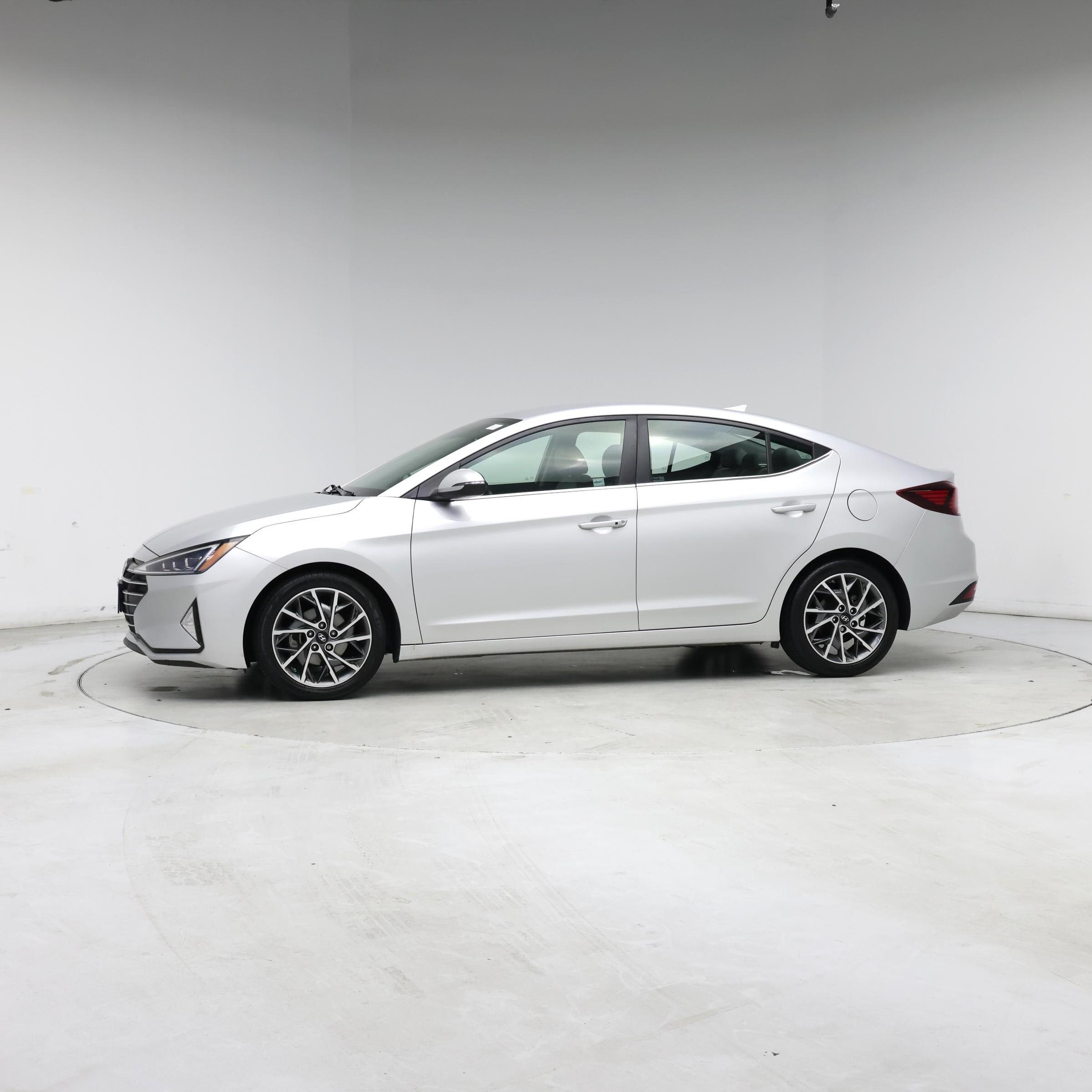 Thumbnail: 2020 Hyundai Elantra - 3