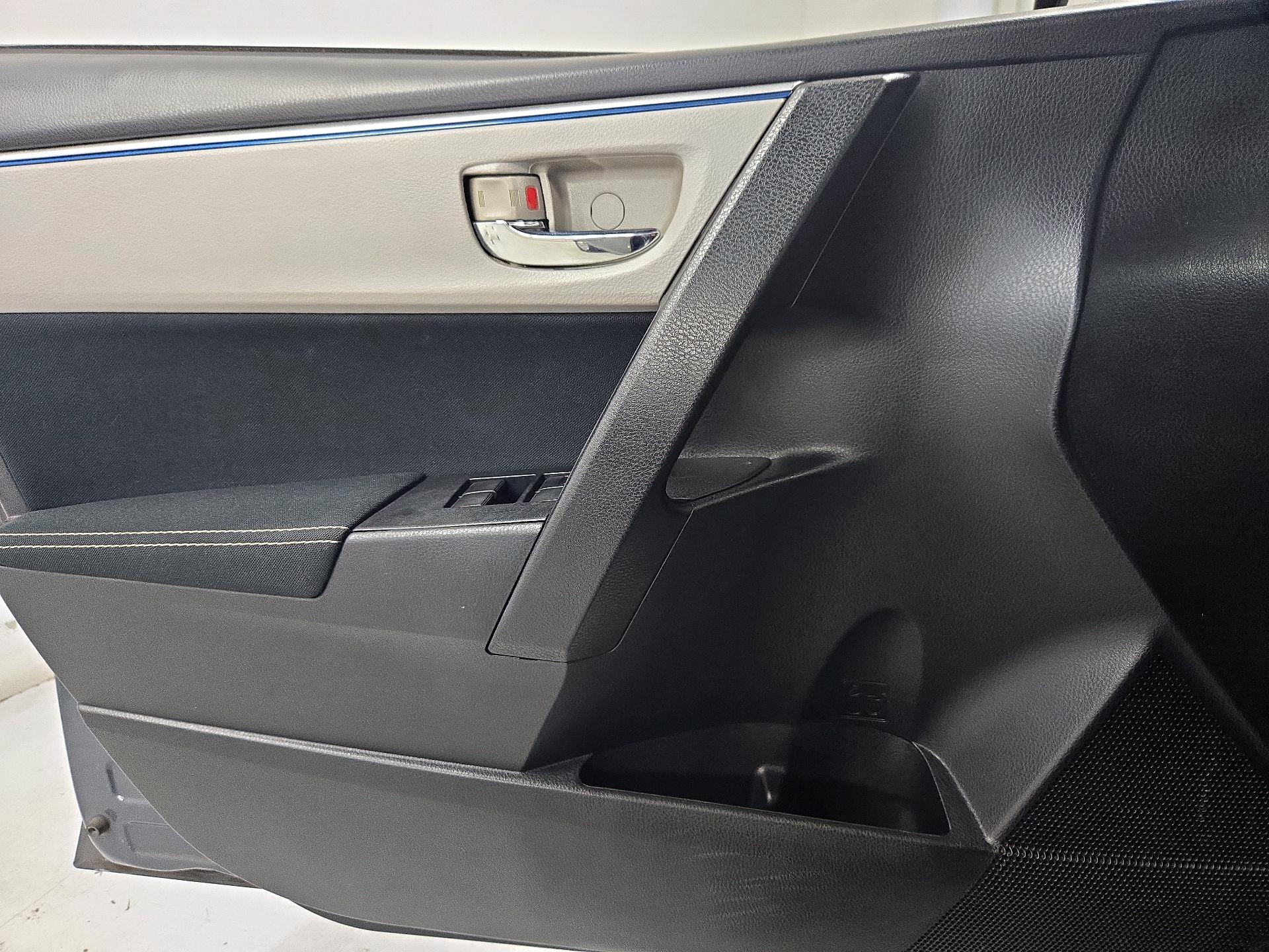 Thumbnail: 2015 Toyota Corolla - 12