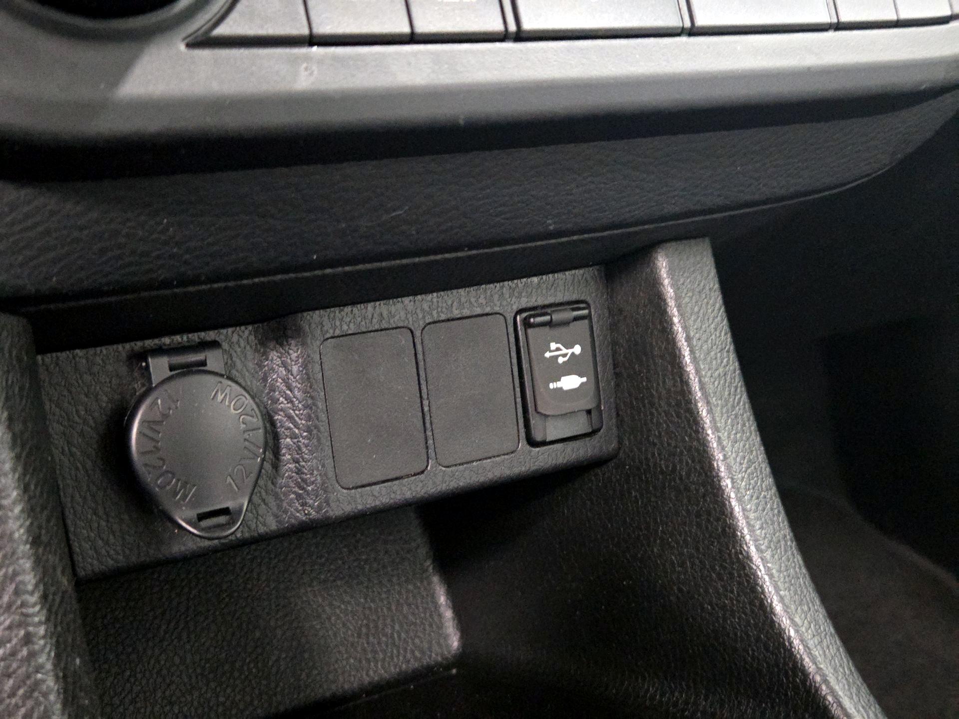 Thumbnail: 2015 Toyota Corolla - 18