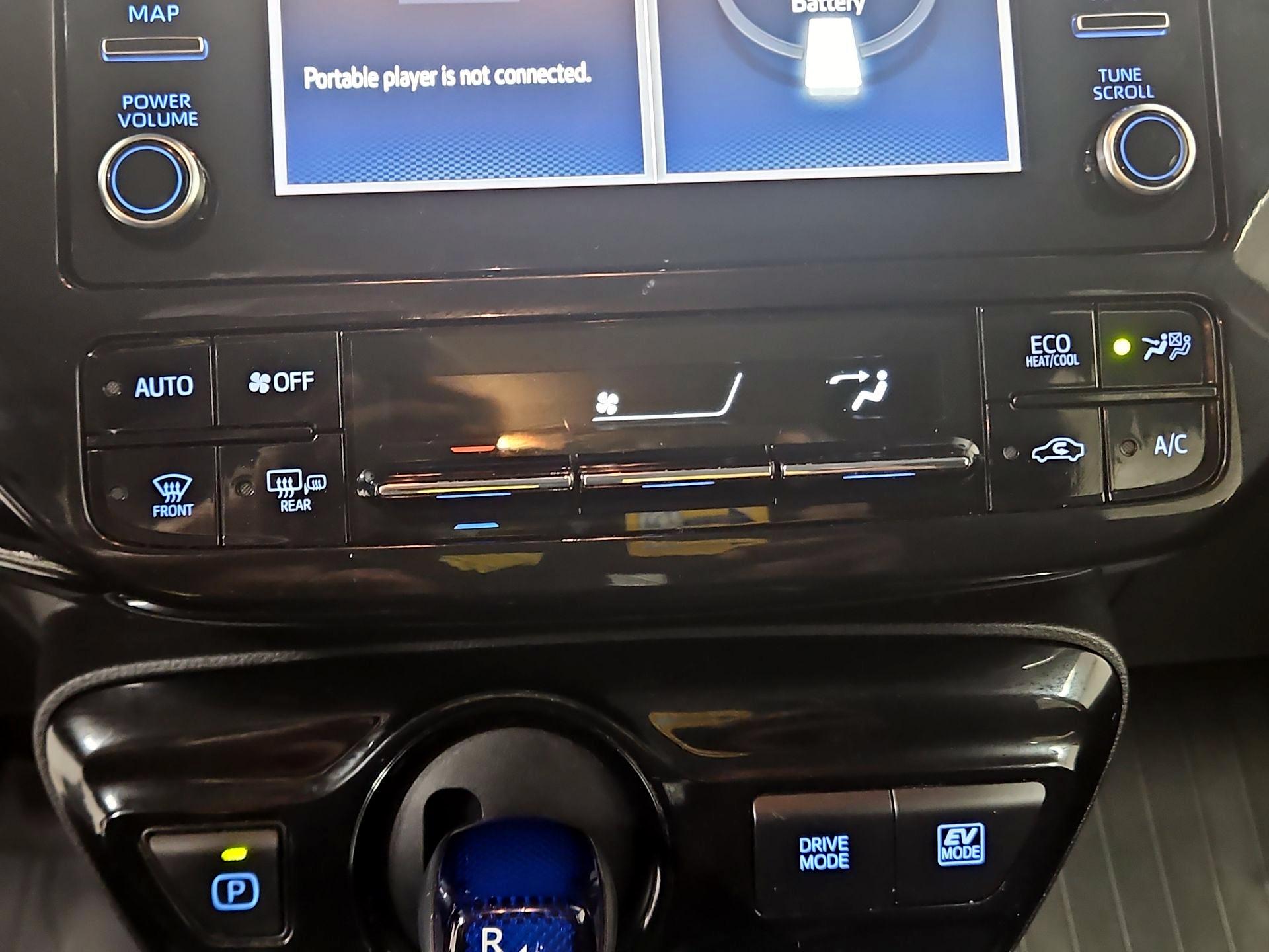 Thumbnail: 2020 Toyota Prius - 16