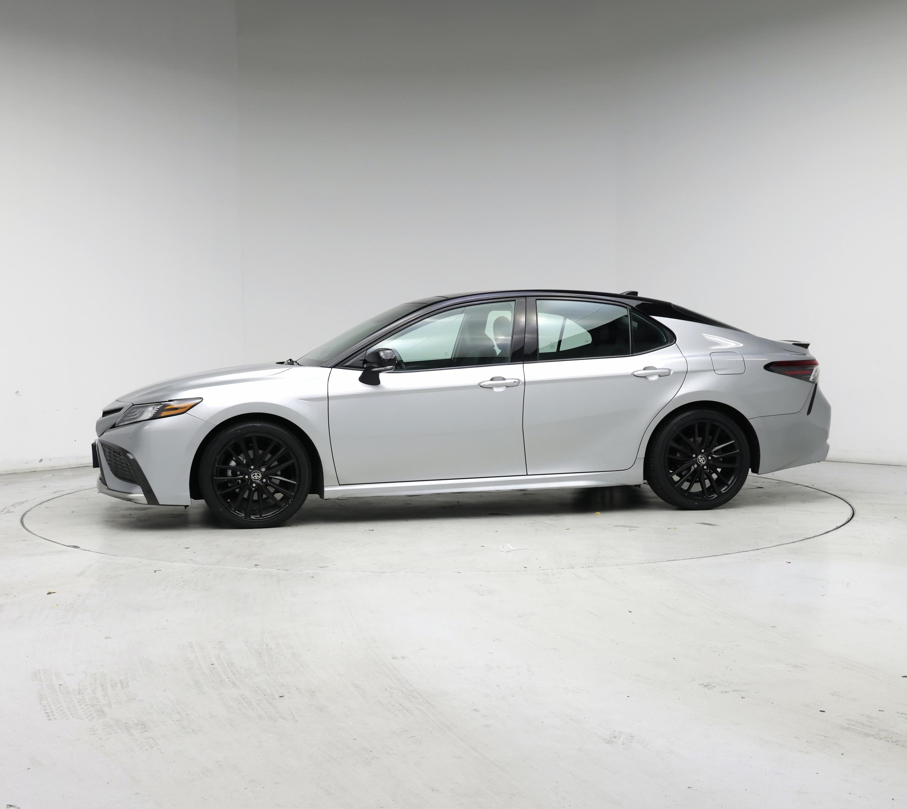 Thumbnail: 2021 Toyota Camry - 3