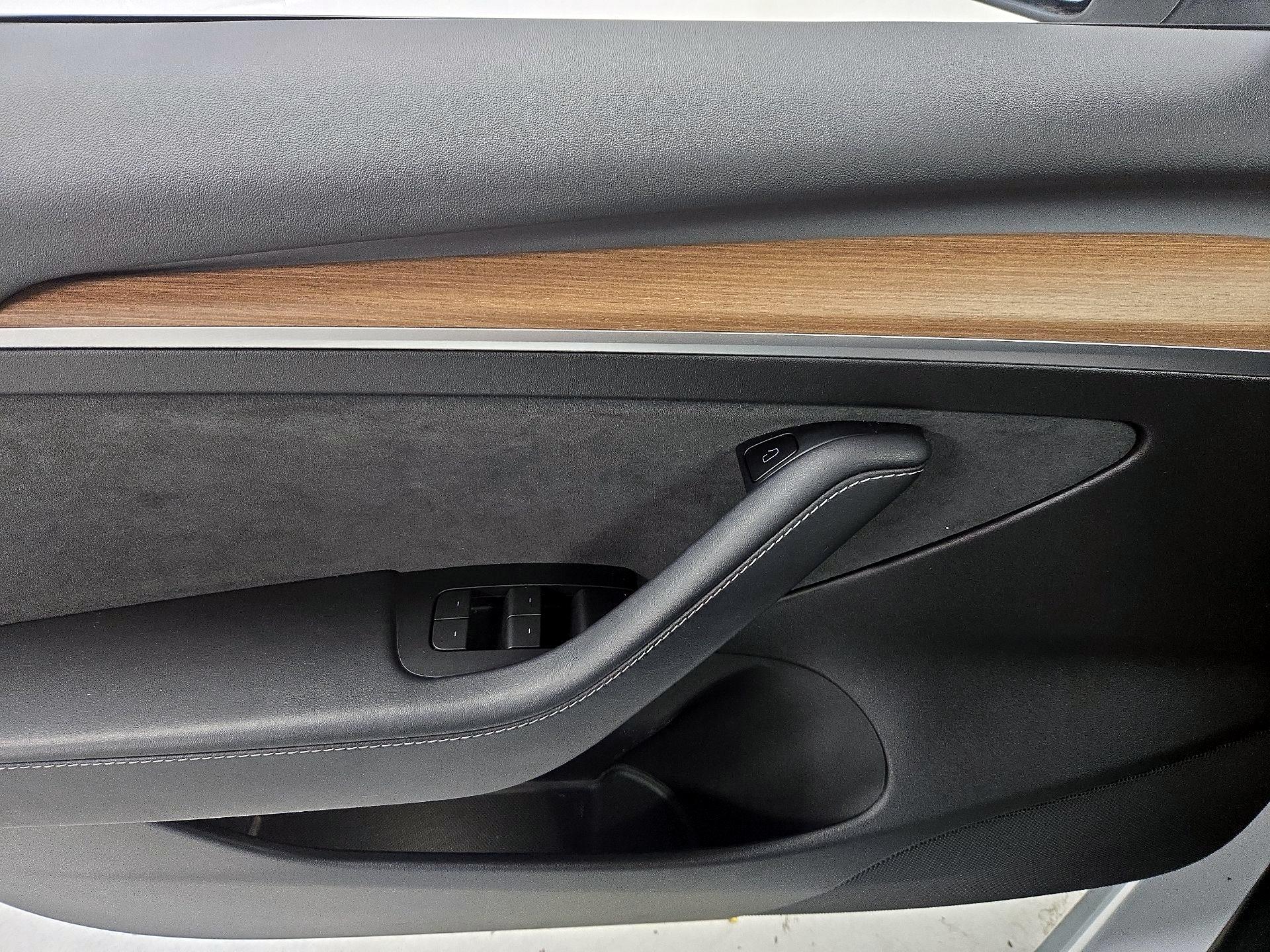 Thumbnail: 2022 Tesla Model 3 - 12