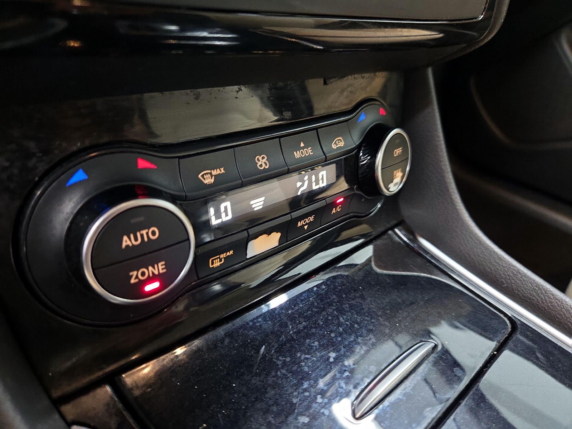 Thumbnail: 2019 INFINITI QX30 - 16