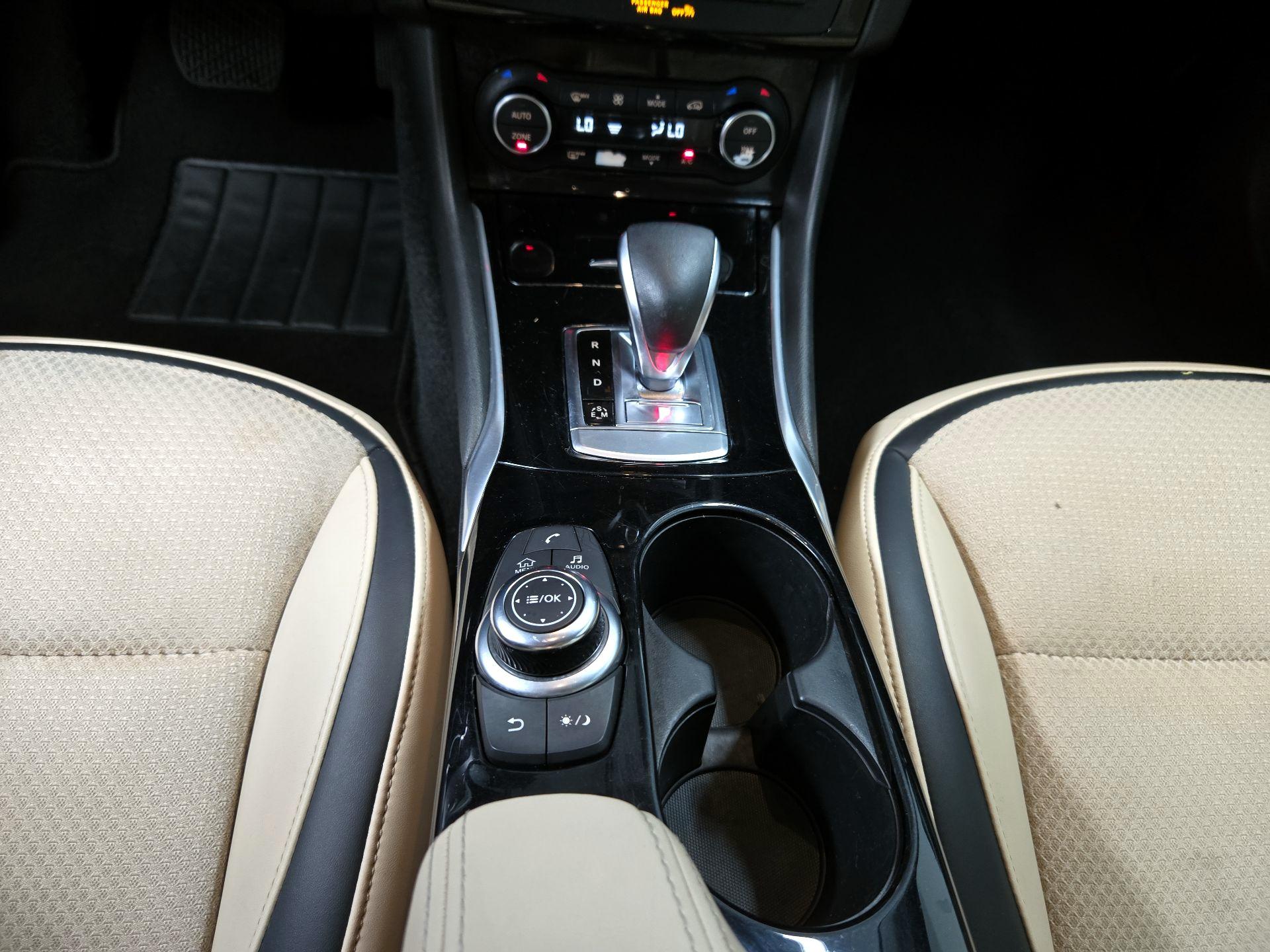 Thumbnail: 2019 INFINITI QX30 - 17