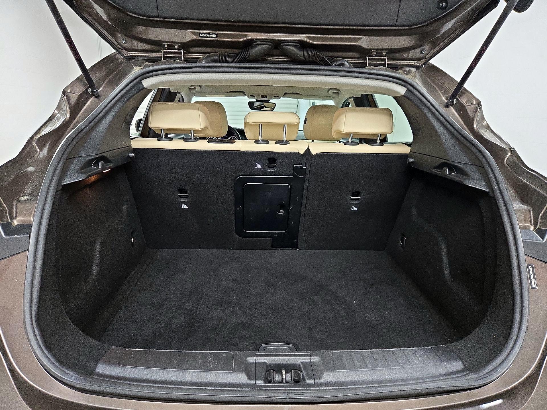 Thumbnail: 2019 INFINITI QX30 - 20