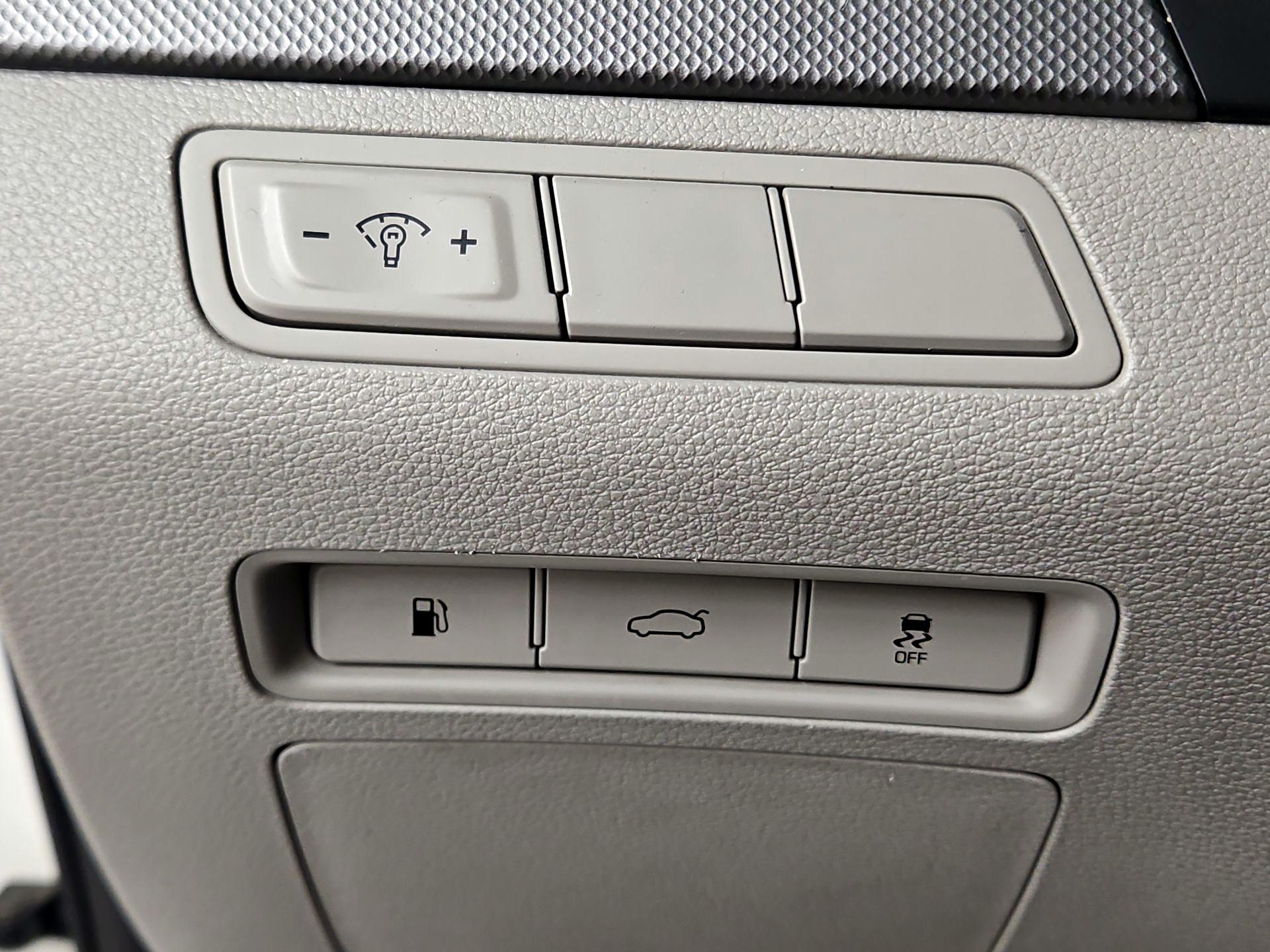 Thumbnail: 2016 Hyundai Sonata - 13