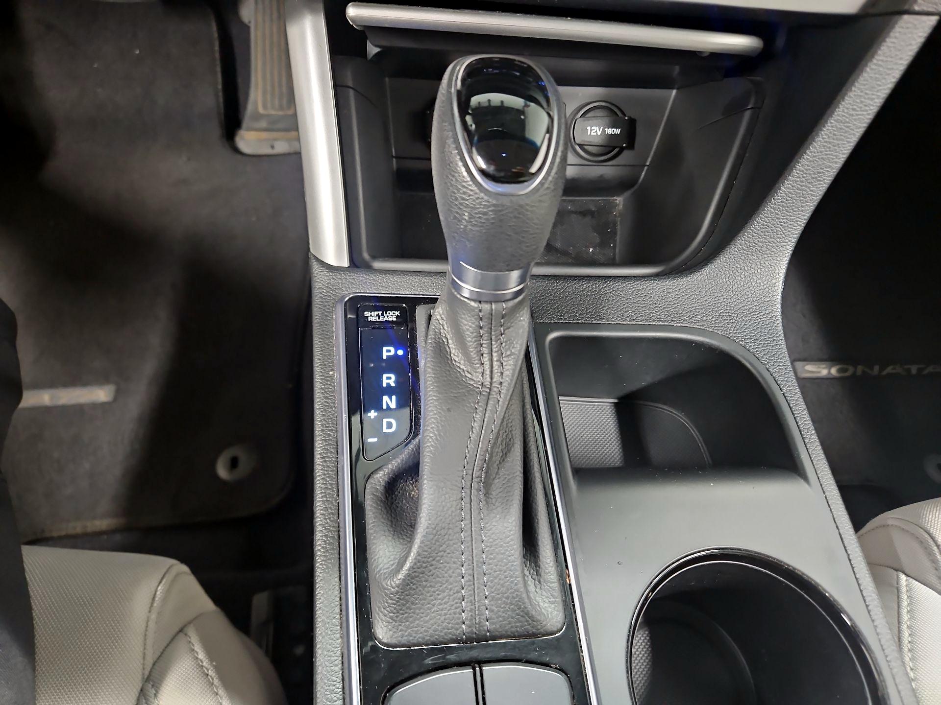 Thumbnail: 2016 Hyundai Sonata - 17