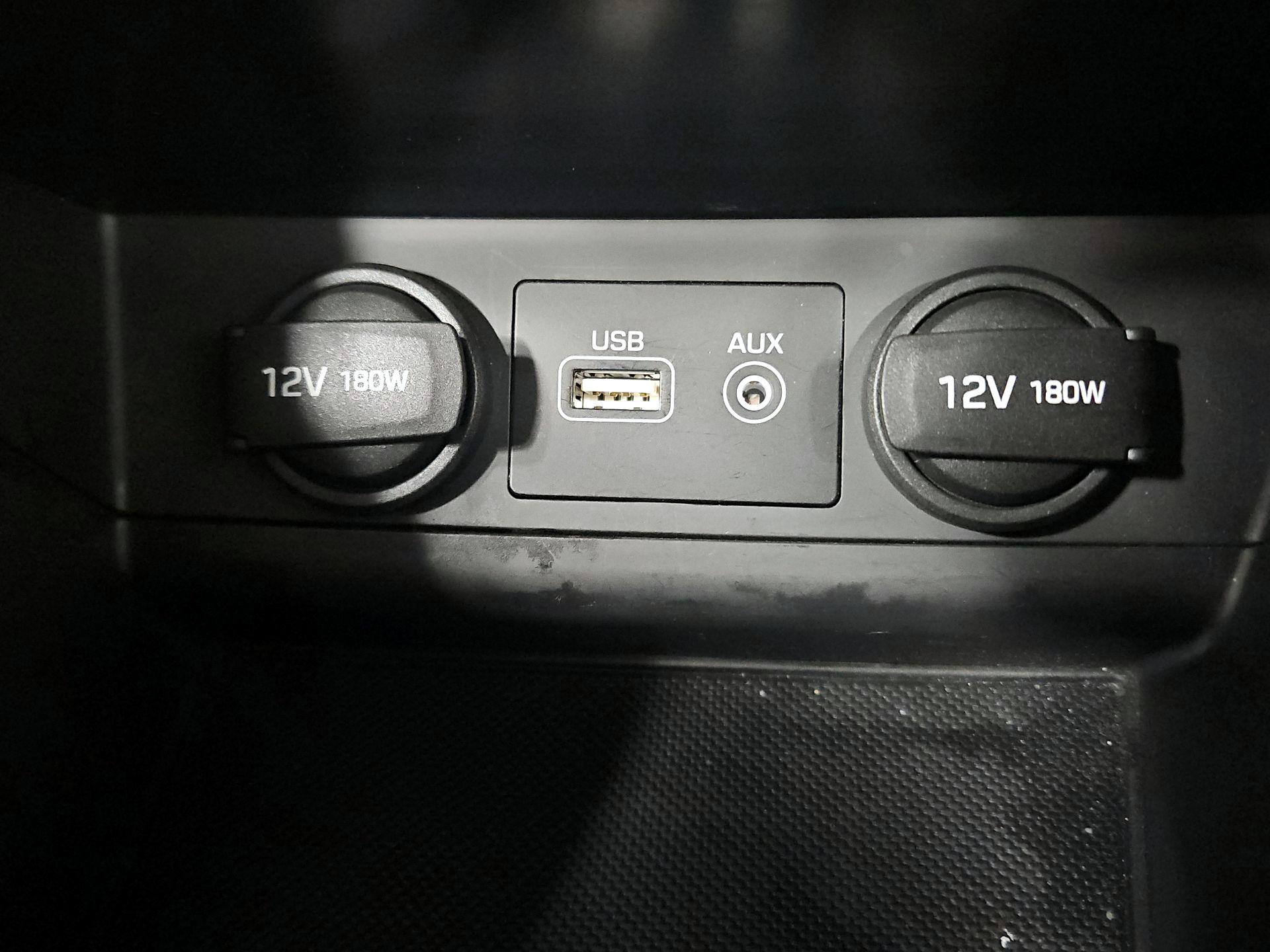 Thumbnail: 2016 Hyundai Sonata - 18