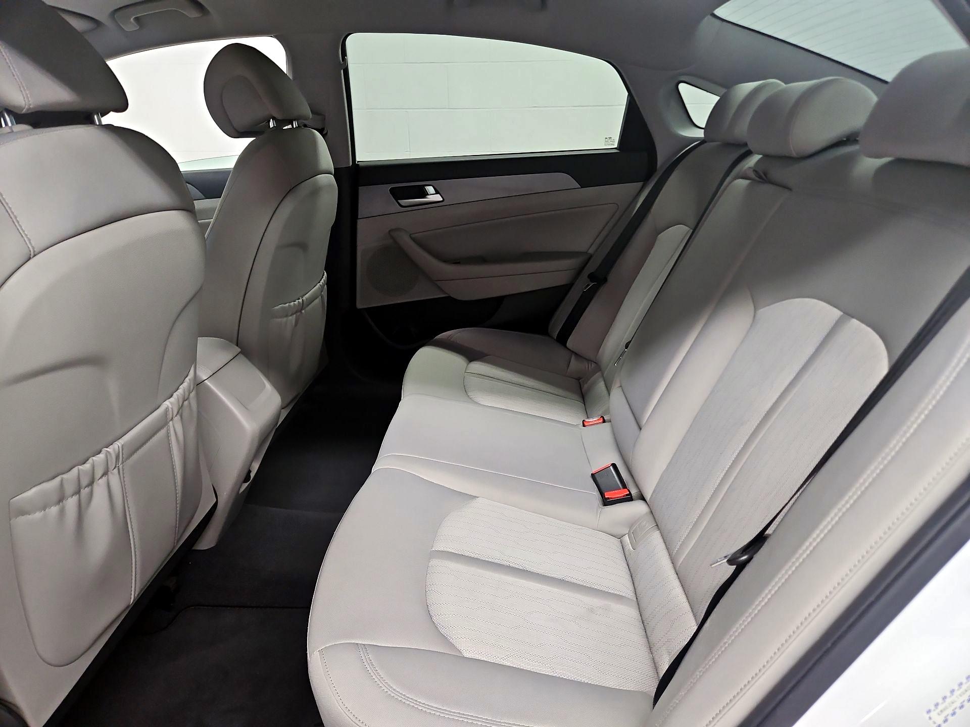 Thumbnail: 2016 Hyundai Sonata - 19