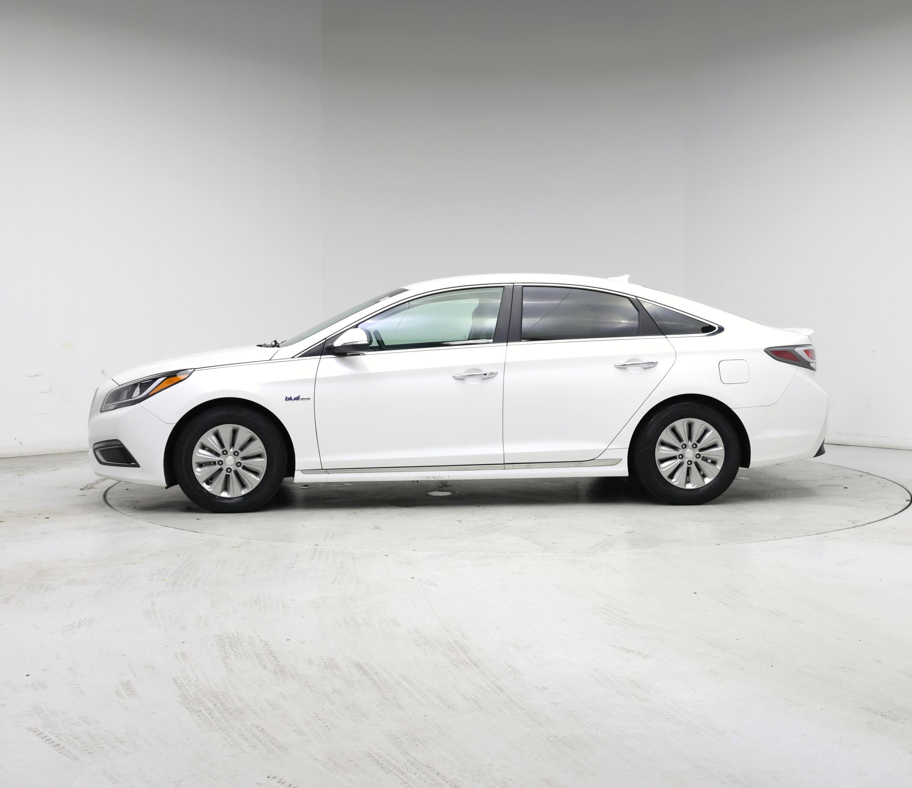 Thumbnail: 2016 Hyundai Sonata - 3