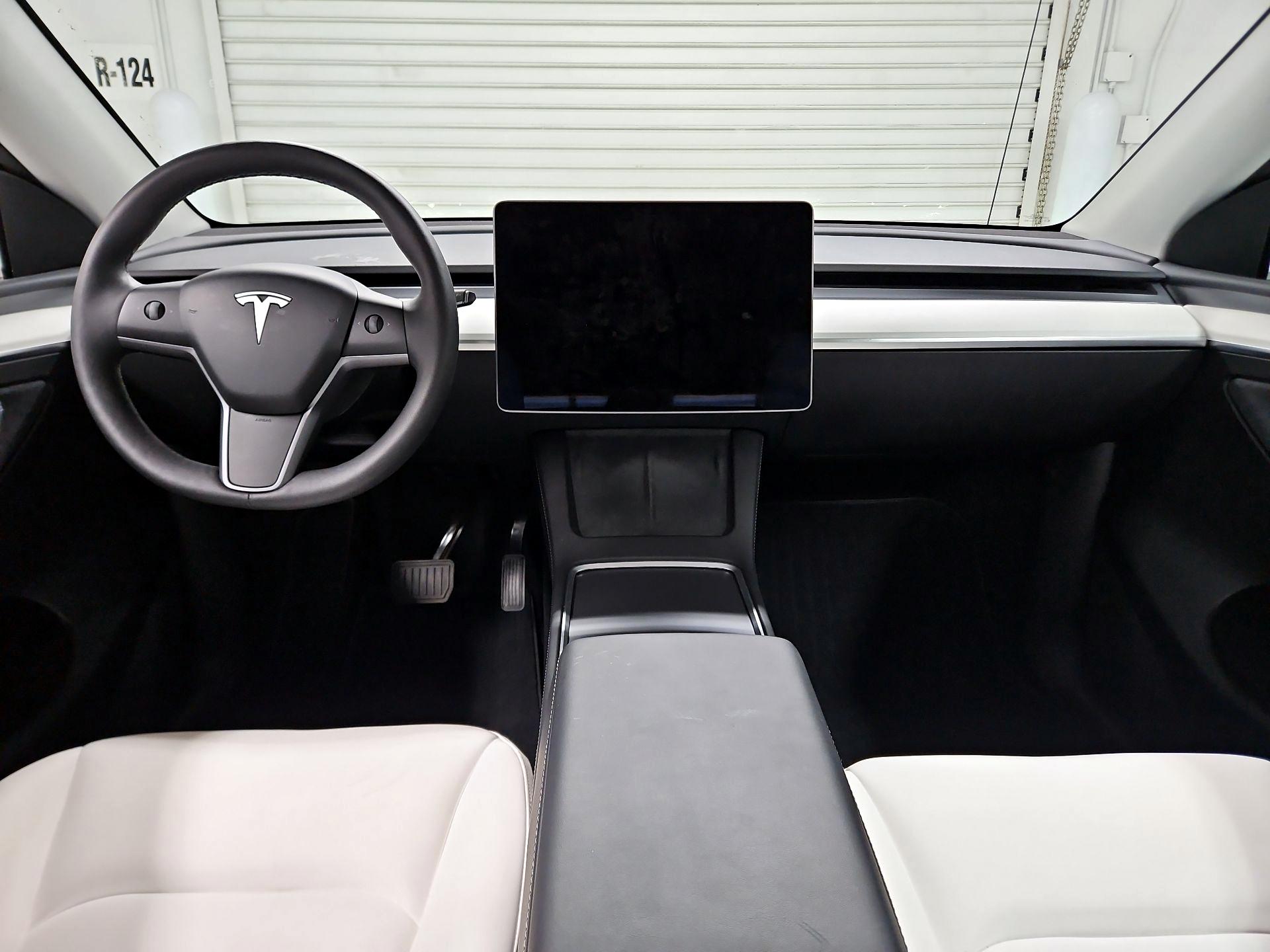 Thumbnail: 2025 Tesla Model Y - 9