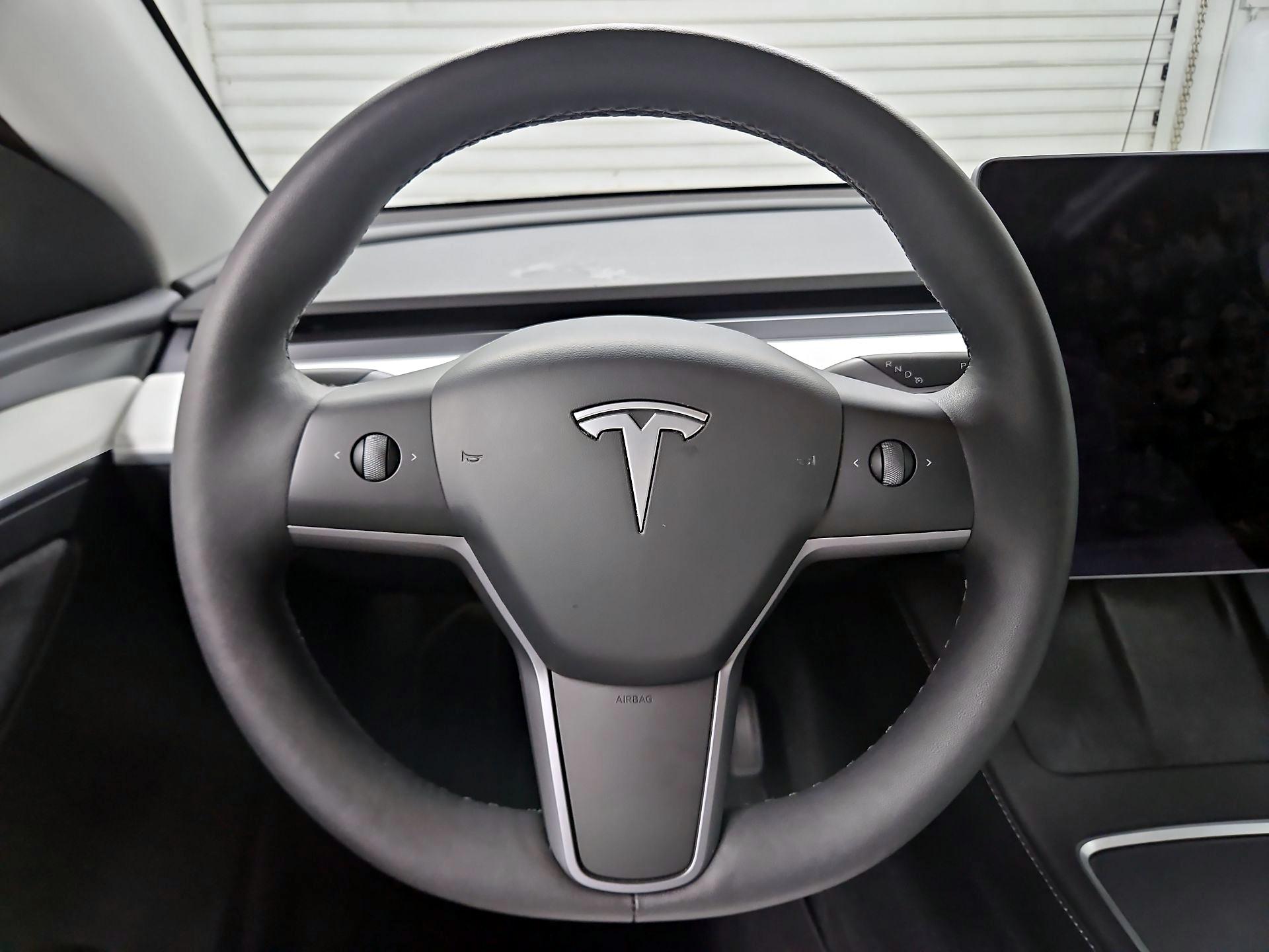 Thumbnail: 2025 Tesla Model Y - 10
