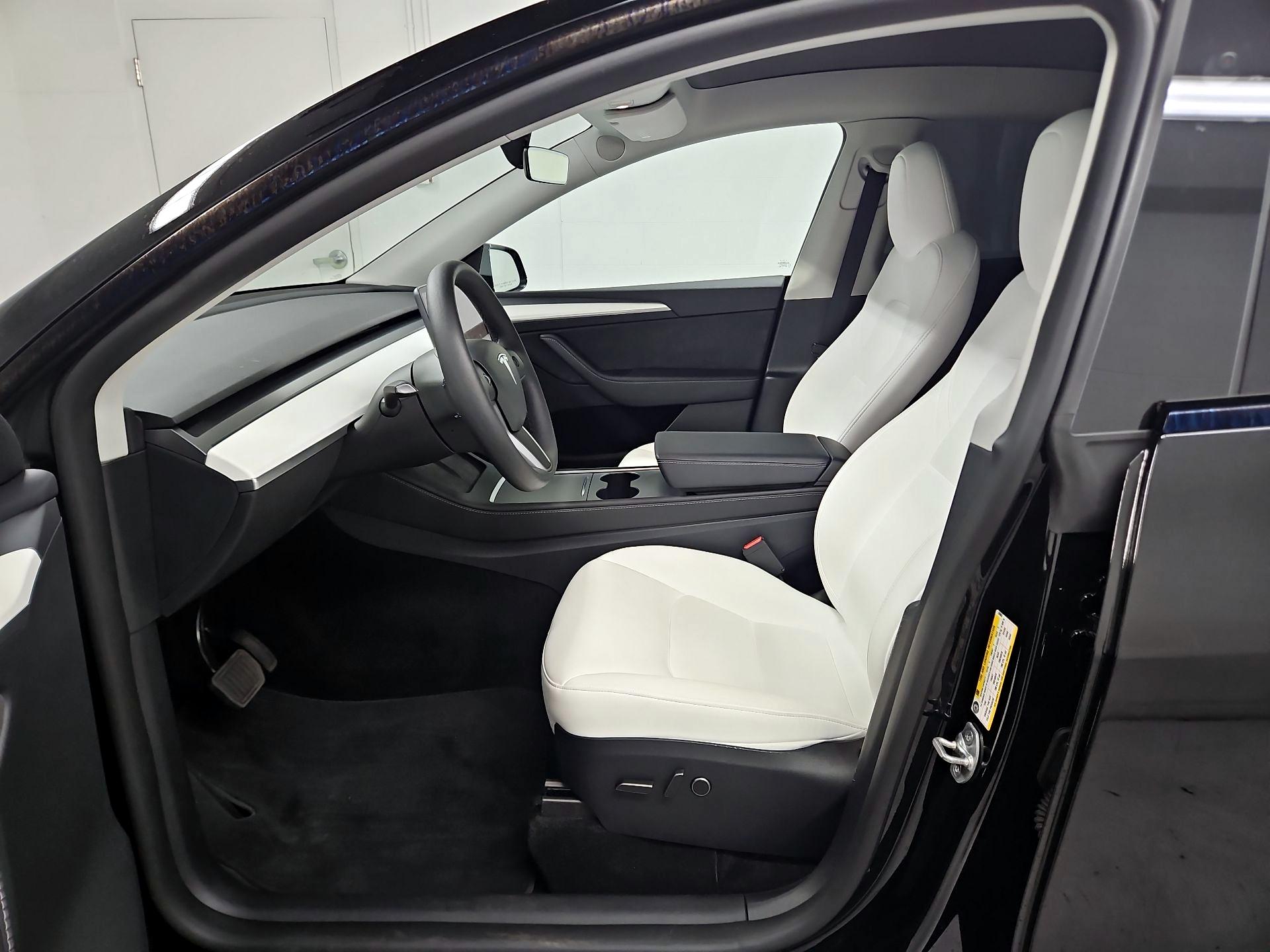 Thumbnail: 2025 Tesla Model Y - 11