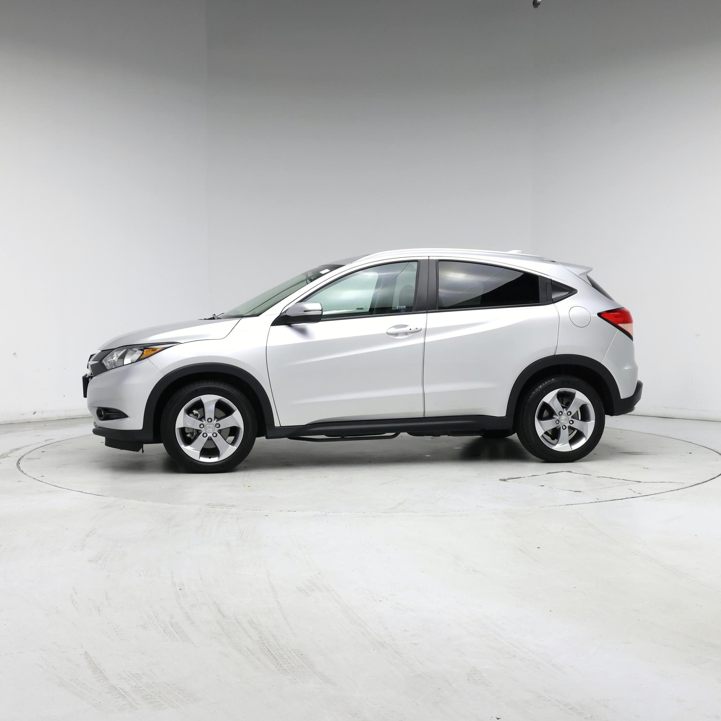 Thumbnail: 2016 Honda HR-V - 3