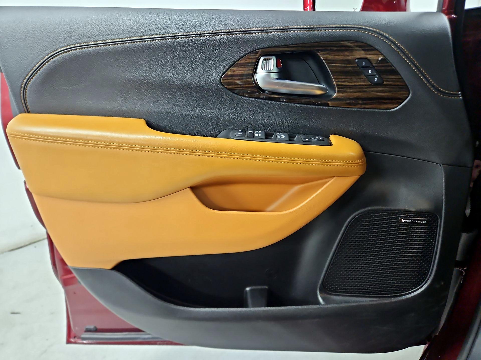 Thumbnail: 2022 Chrysler Pacifica - 12