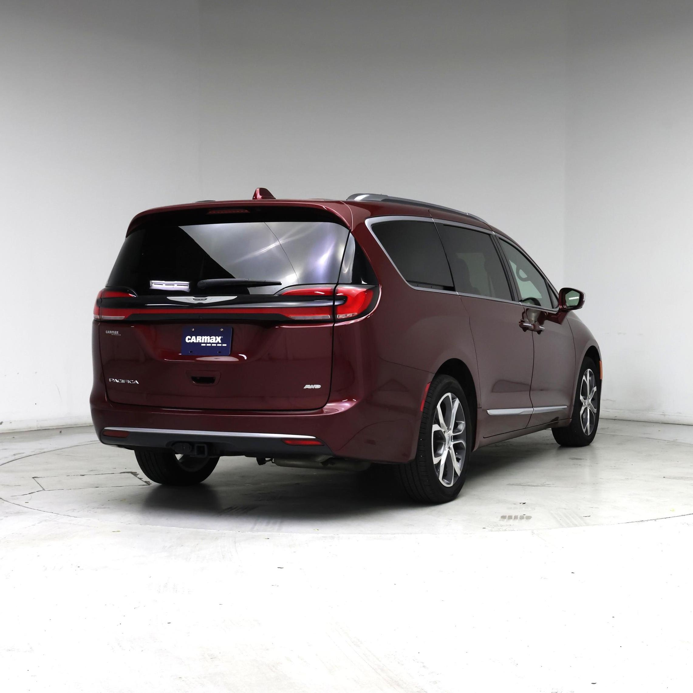 Thumbnail: 2022 Chrysler Pacifica - 8