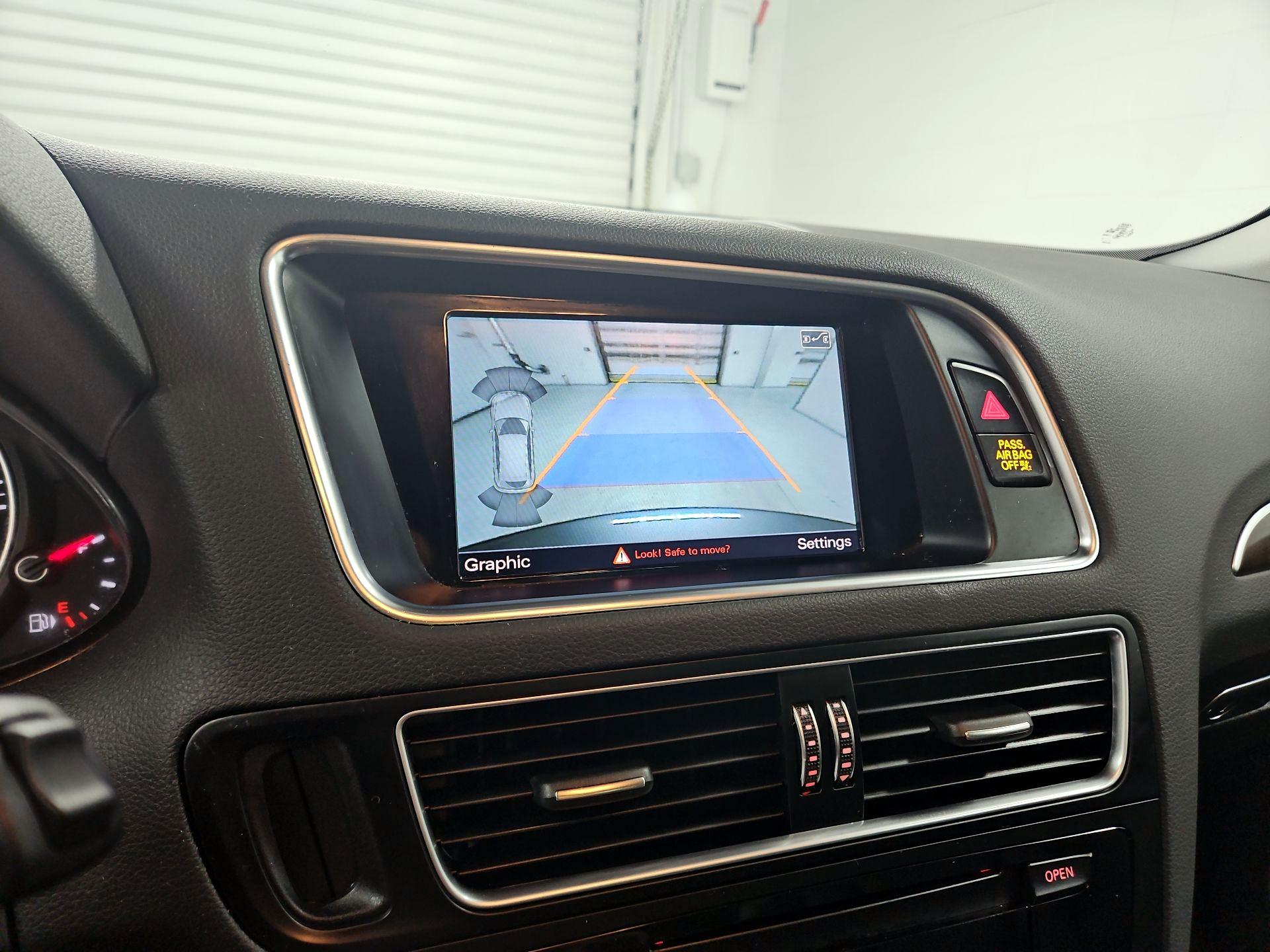 Thumbnail: 2015 Audi Q5 - 15