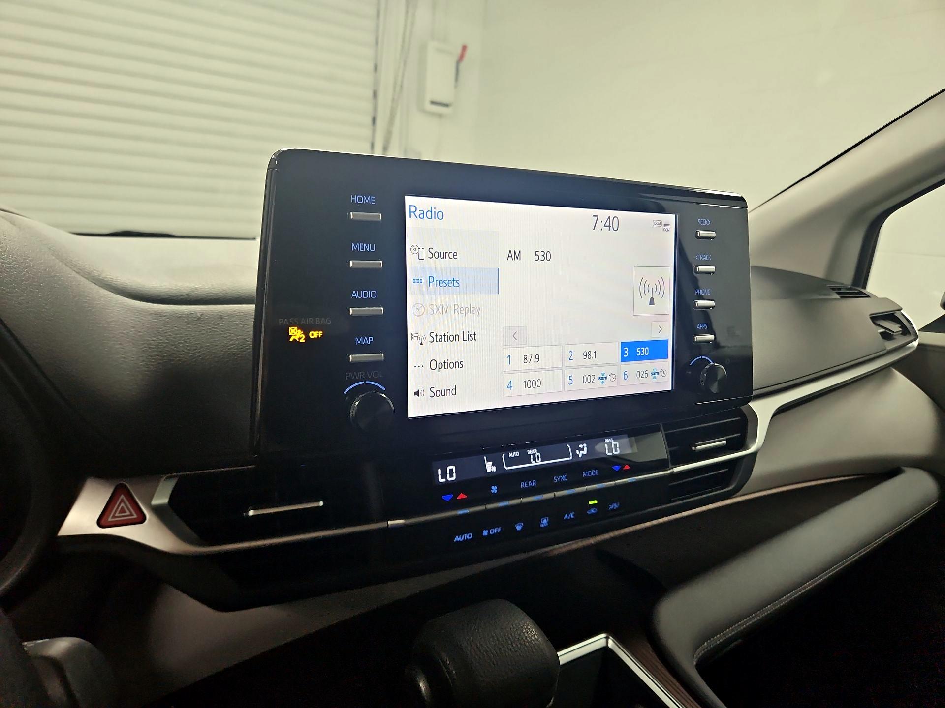Thumbnail: 2021 Toyota Sienna - 15