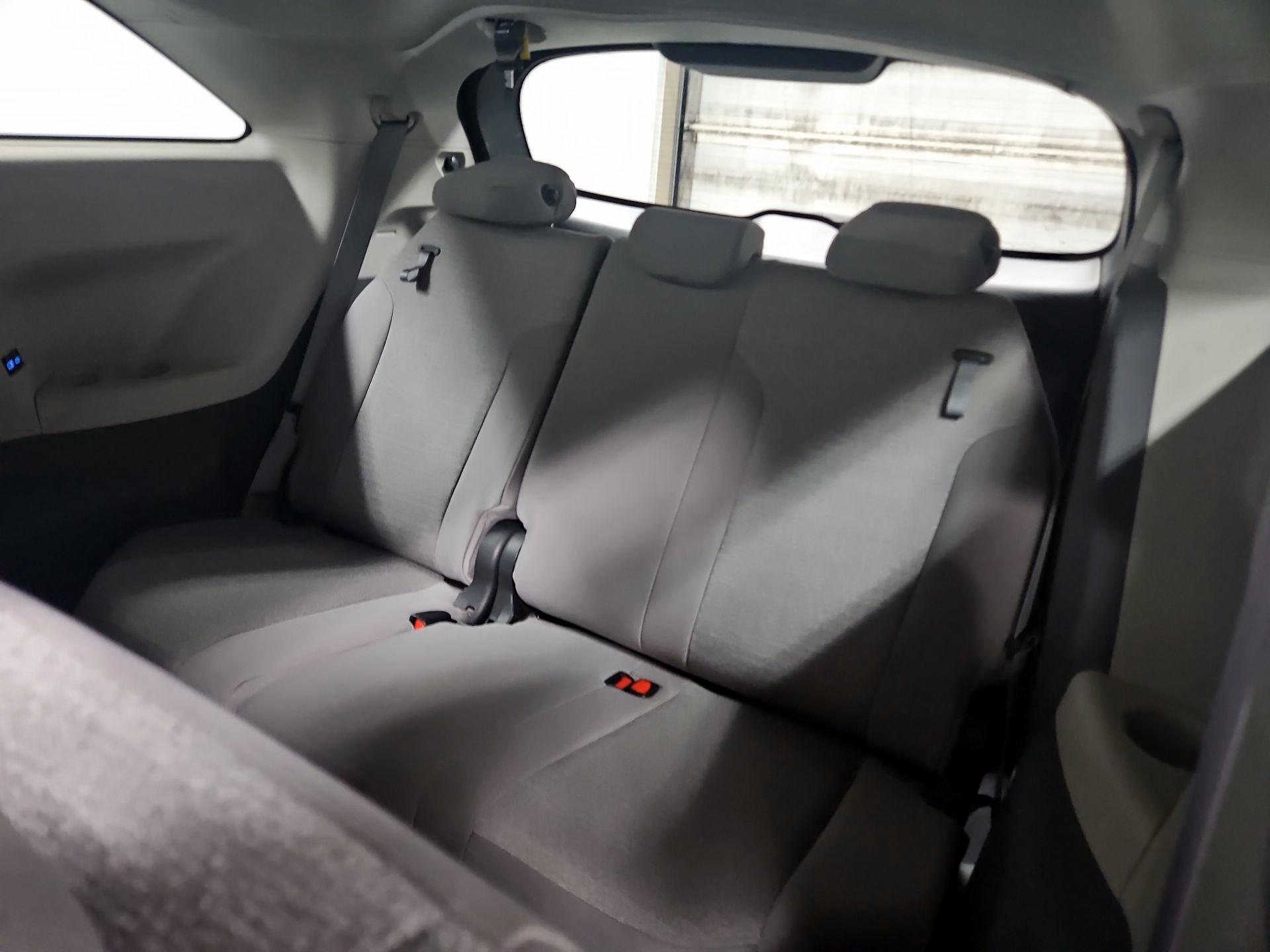 Thumbnail: 2021 Toyota Sienna - 20