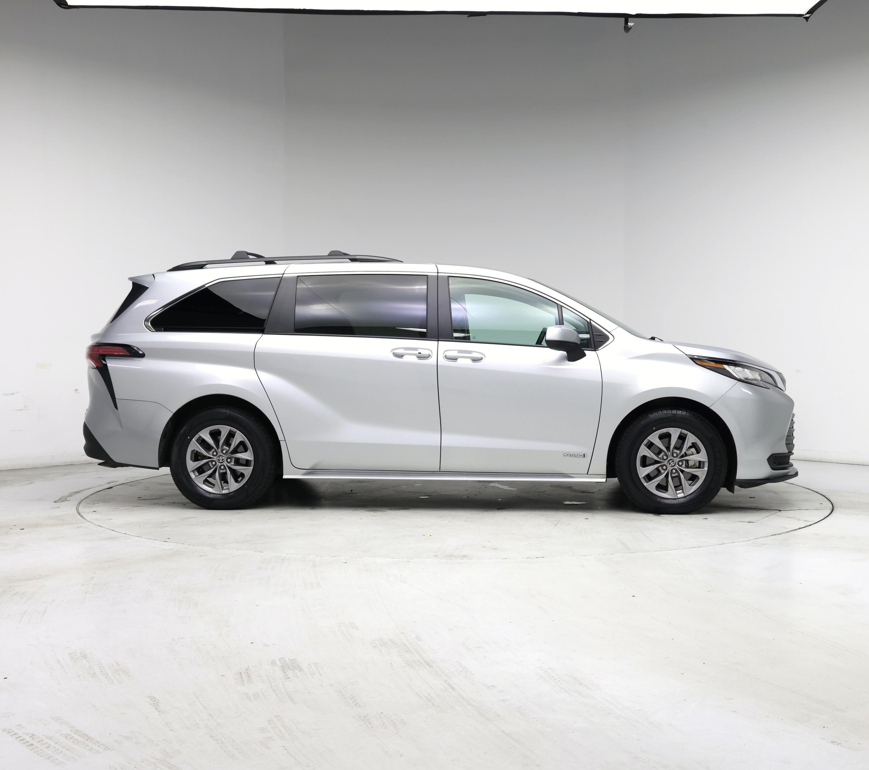 Thumbnail: 2021 Toyota Sienna - 7