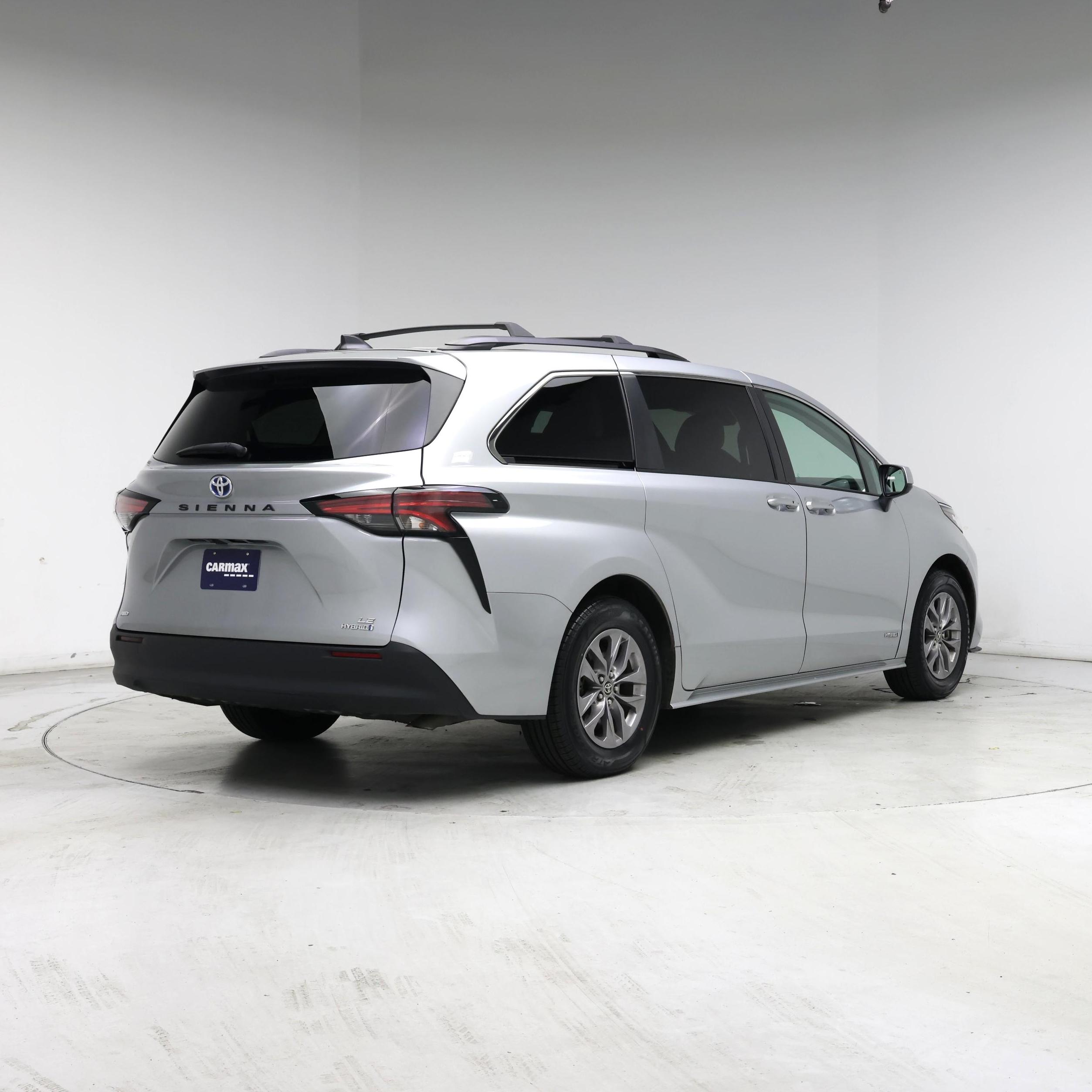 Thumbnail: 2021 Toyota Sienna - 8